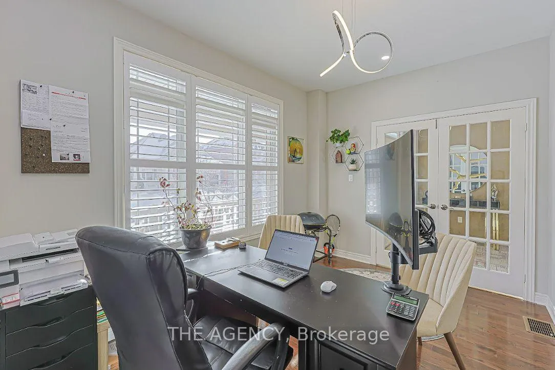 Photo 4 of 48 Tonner Crescent, Aurora, Bayview Northeast — HOMEH