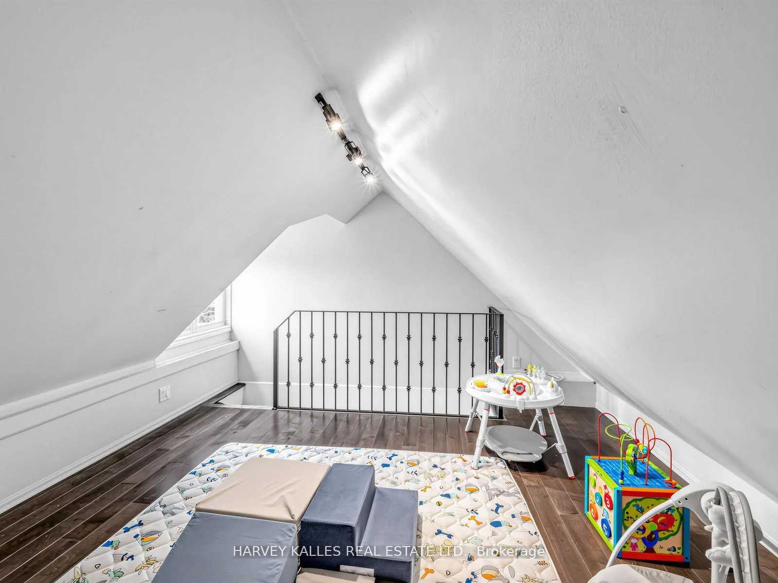 Photo 32 of 358 Mortimer Avenue, Toronto, Danforth Village-East York — HOMEH