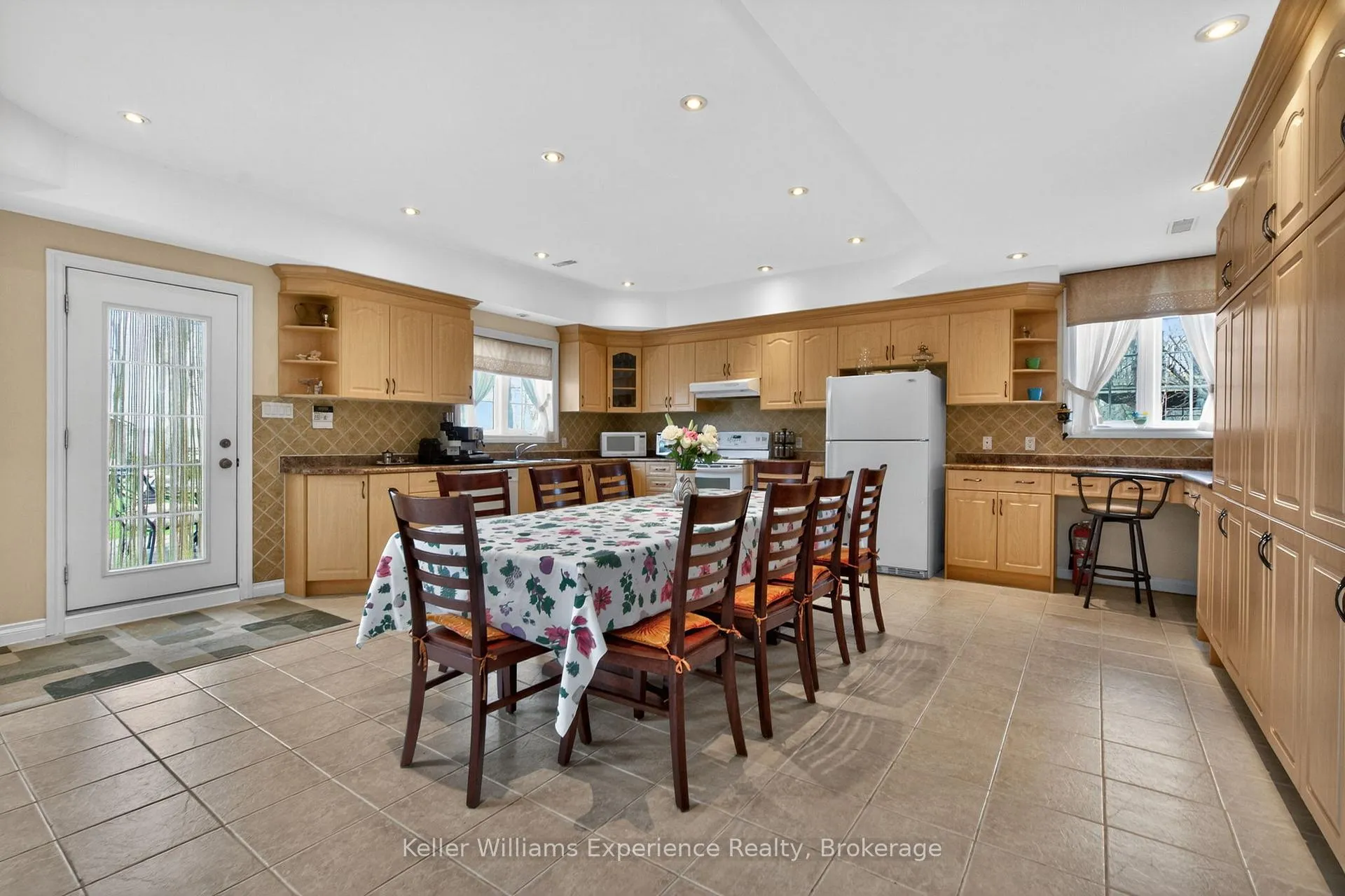 Photo 14 of 81 Silver Birch Crescent, Tay, Port McNicoll — HOMEH