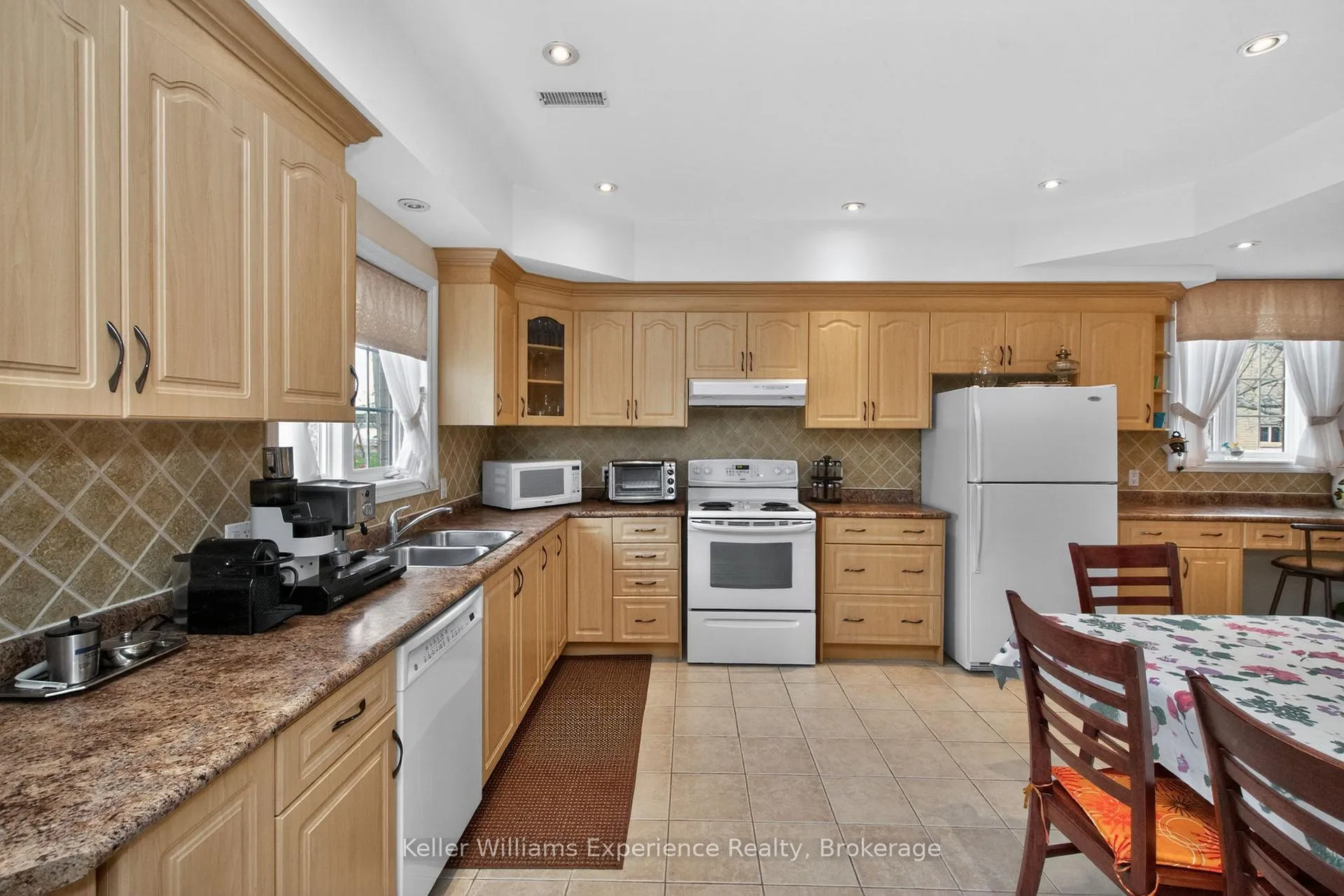 Photo 16 of 81 Silver Birch Crescent, Tay, Port McNicoll — HOMEH