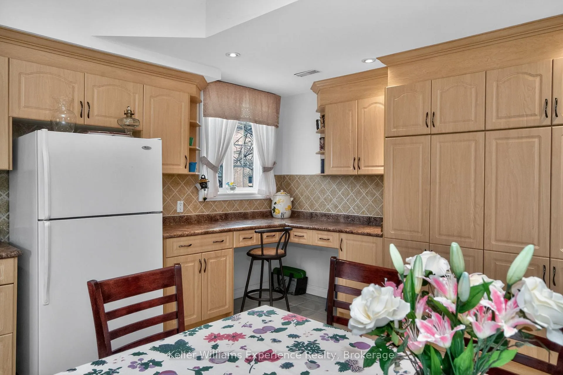 Photo 17 of 81 Silver Birch Crescent, Tay, Port McNicoll — HOMEH