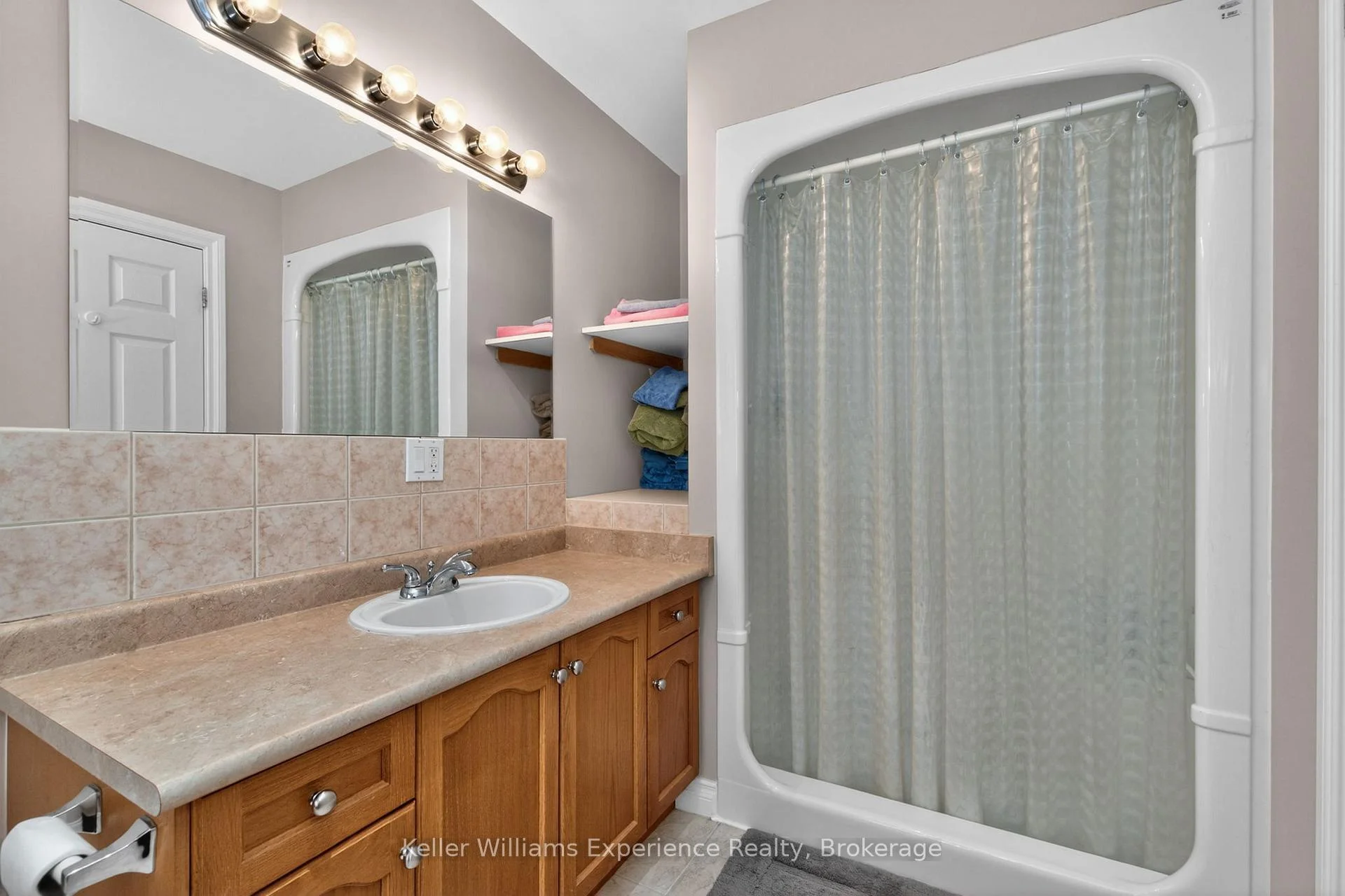 Photo 26 of 81 Silver Birch Crescent, Tay, Port McNicoll — HOMEH