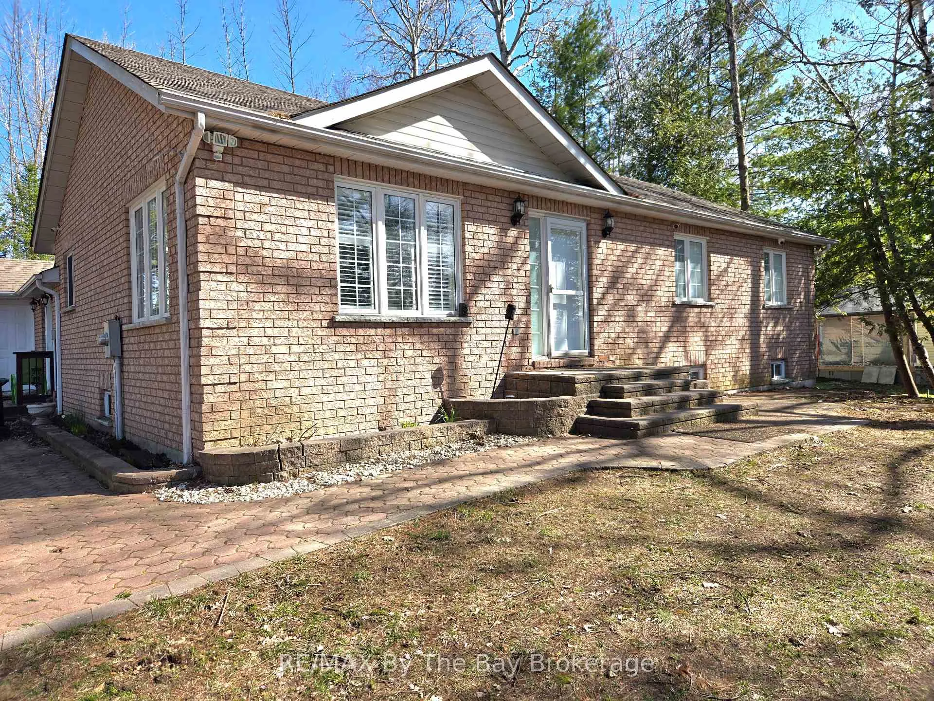 Photo 1 of Unit Unit A, 31 Forest Avenue, Wasaga Beach — HOMEH