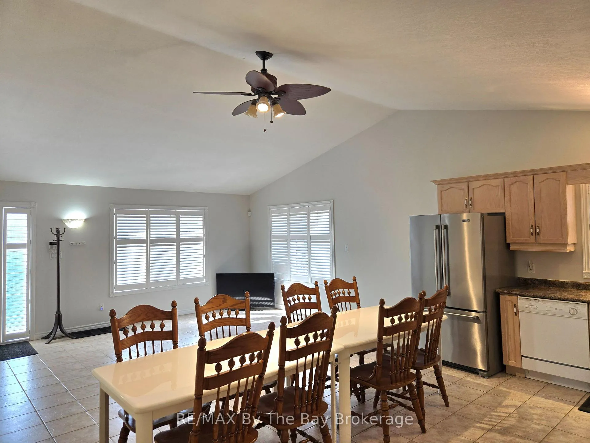 Photo 9 of Unit Unit A, 31 Forest Avenue, Wasaga Beach — HOMEH