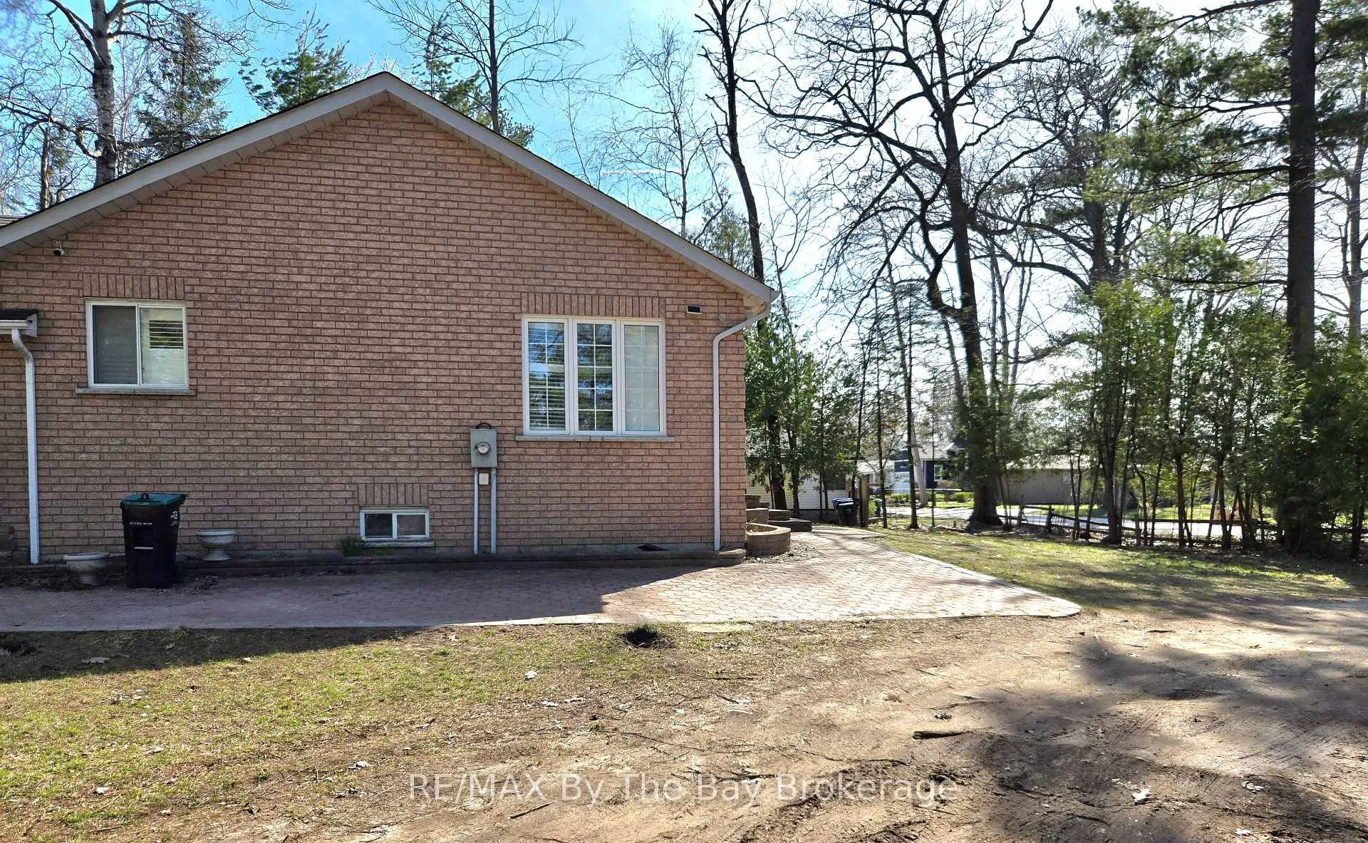 Photo 25 of Unit Unit A, 31 Forest Avenue, Wasaga Beach — HOMEH