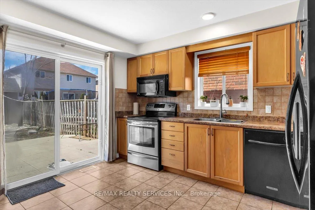 Photo 10 of 20 Tossell Avenue, Hamilton, Hannon — HOMEH