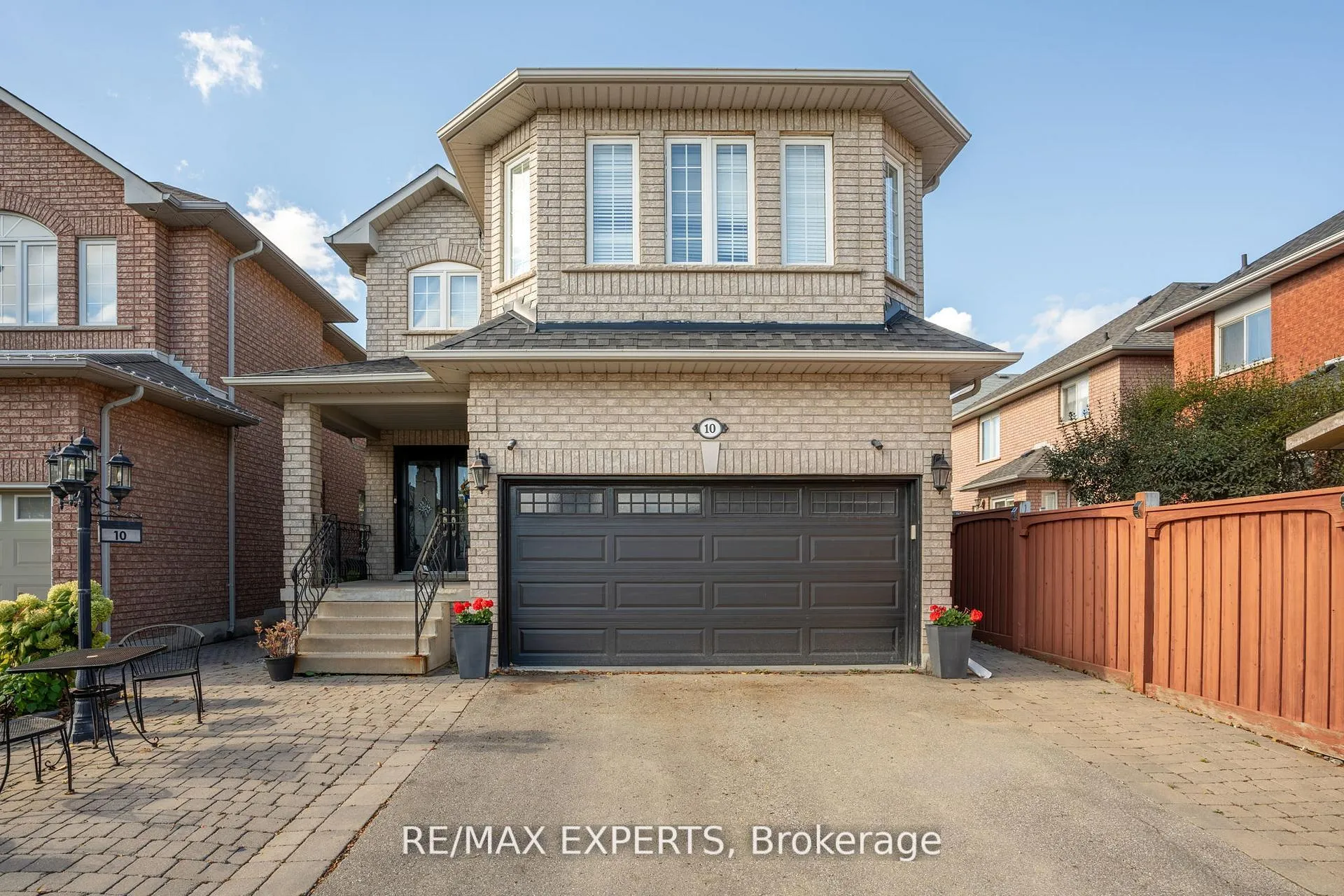 Front of 10 Blue Diamond Terrace
