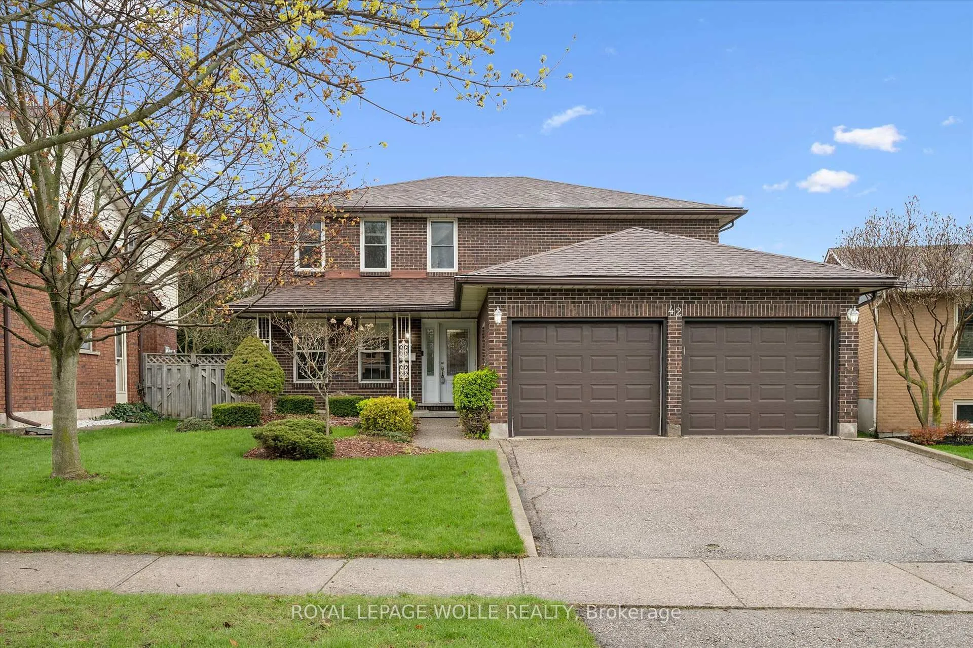 Photo 1 of 42 Trailview Drive, Kitchener — HOMEH