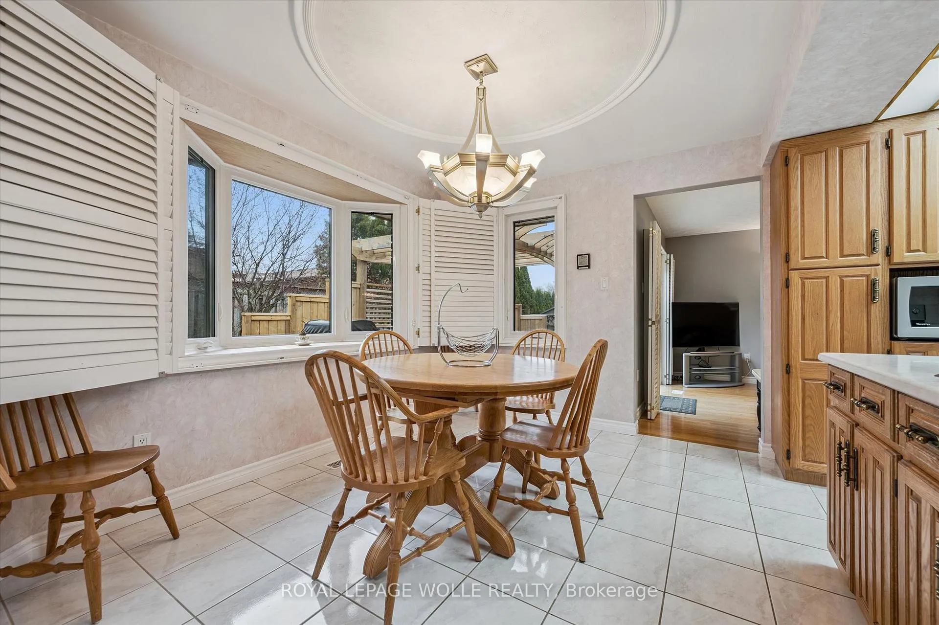 Photo 12 of 42 Trailview Drive, Kitchener — HOMEH