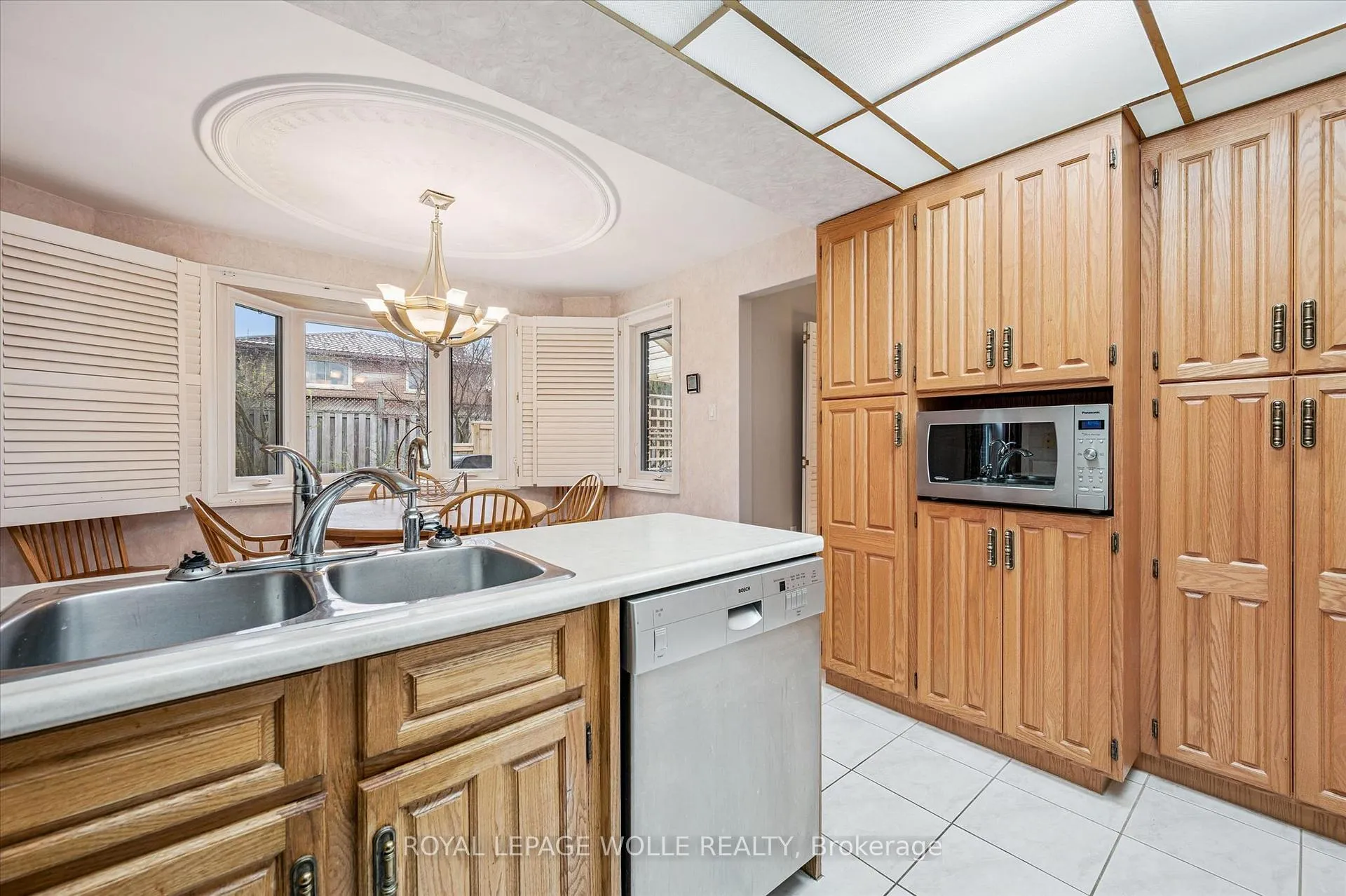 Photo 15 of 42 Trailview Drive, Kitchener — HOMEH