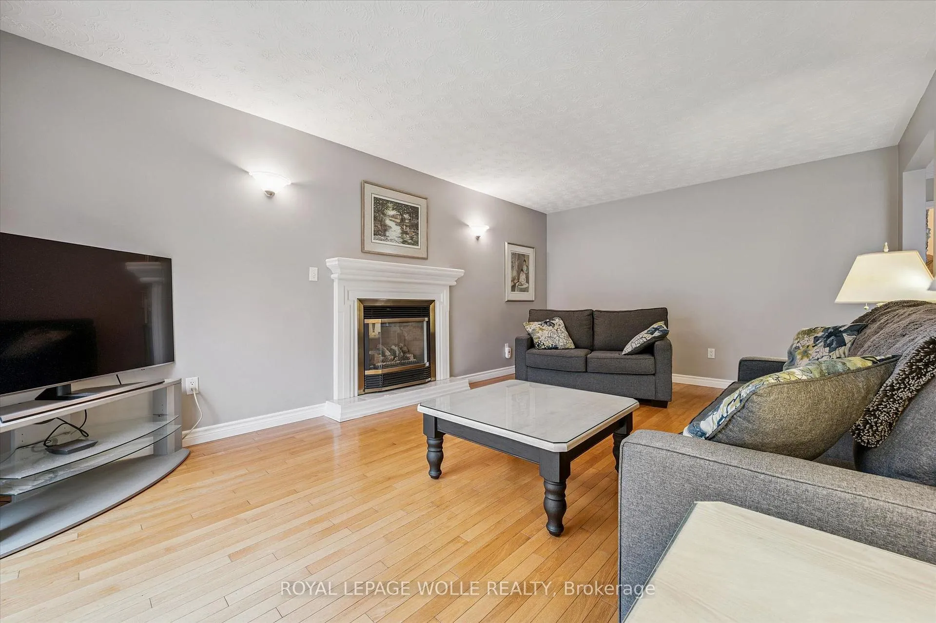 Photo 18 of 42 Trailview Drive, Kitchener — HOMEH