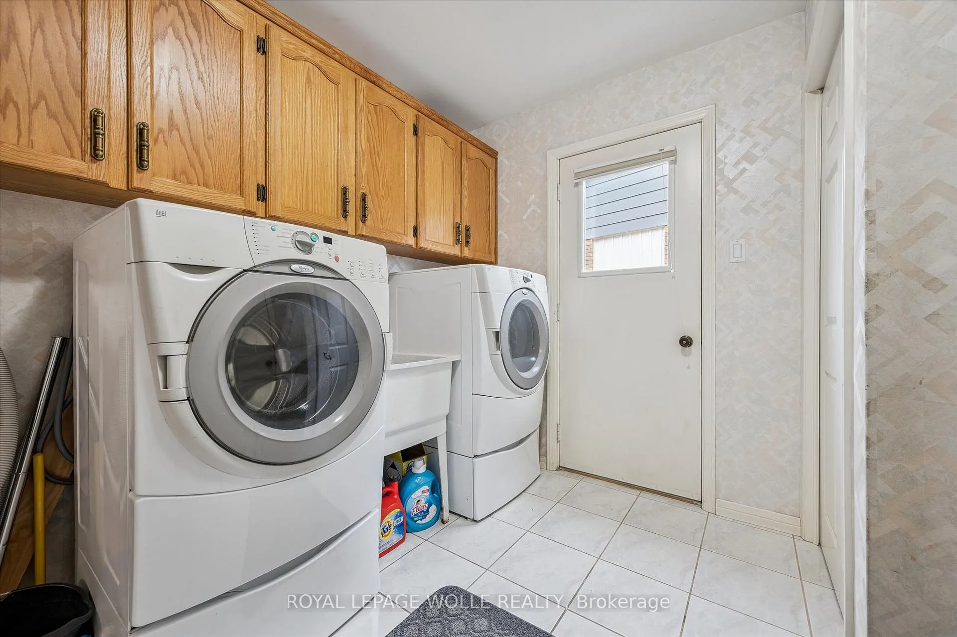 Photo 20 of 42 Trailview Drive, Kitchener — HOMEH