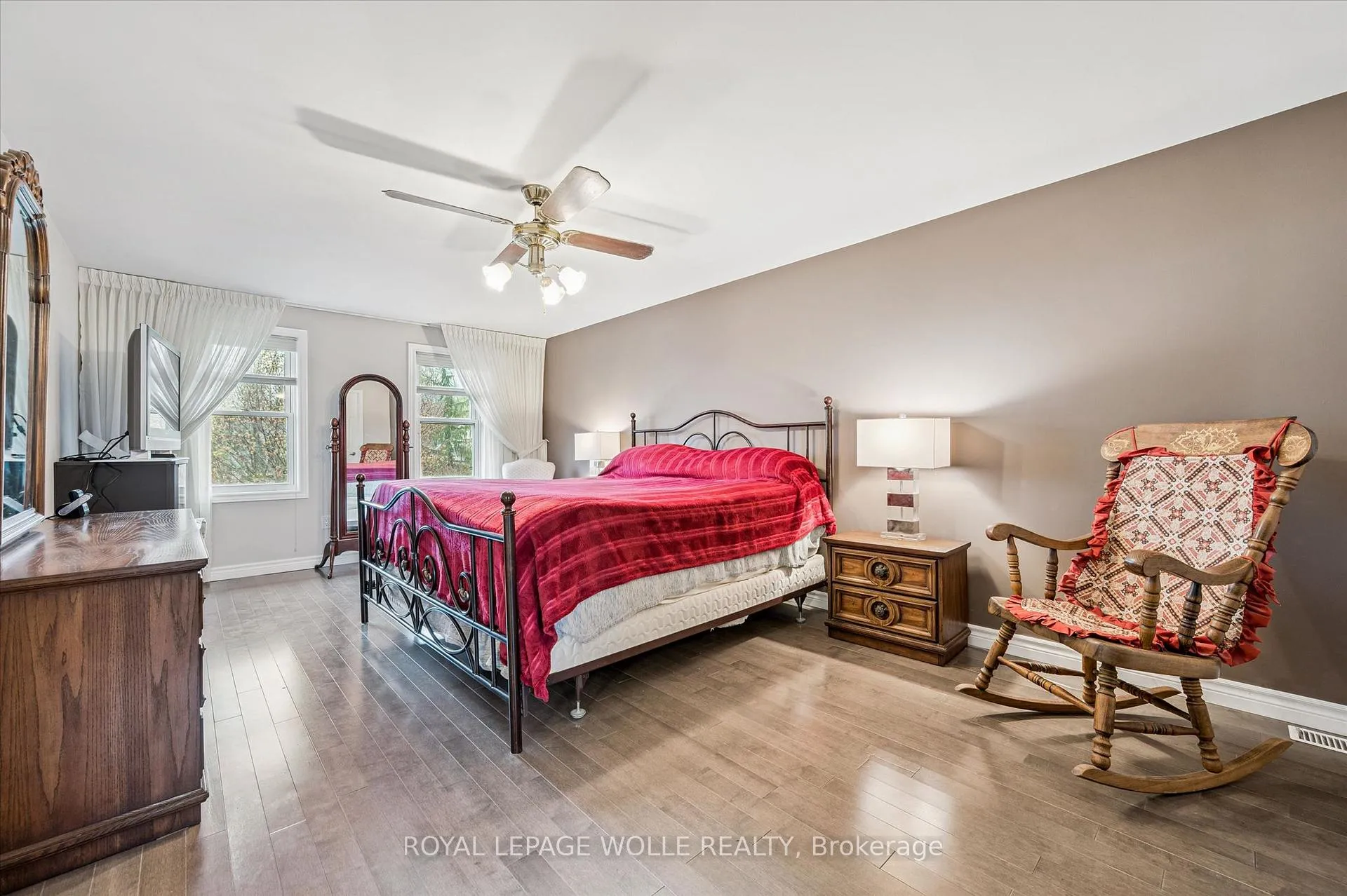 Photo 22 of 42 Trailview Drive, Kitchener — HOMEH