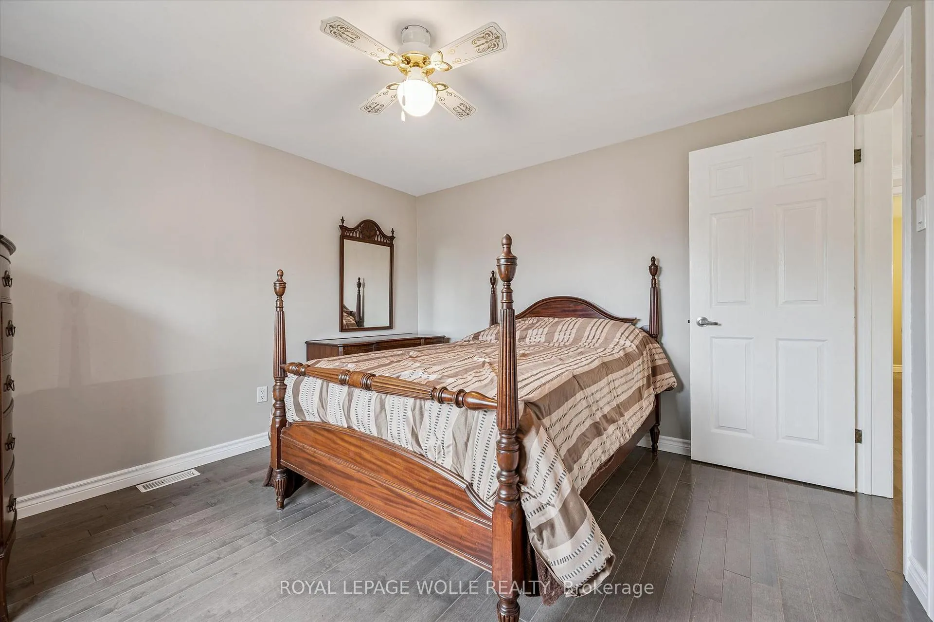 Photo 26 of 42 Trailview Drive, Kitchener — HOMEH