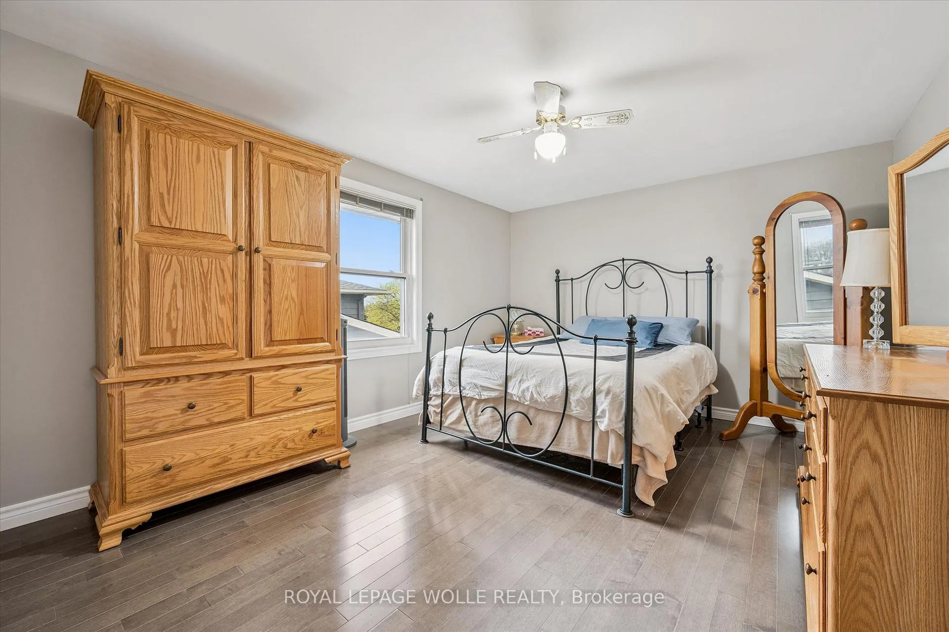 Photo 28 of 42 Trailview Drive, Kitchener — HOMEH