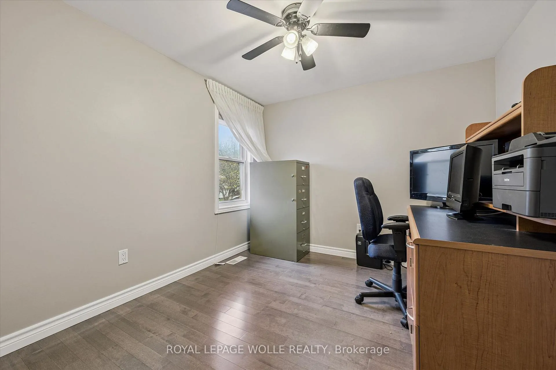 Photo 30 of 42 Trailview Drive, Kitchener — HOMEH