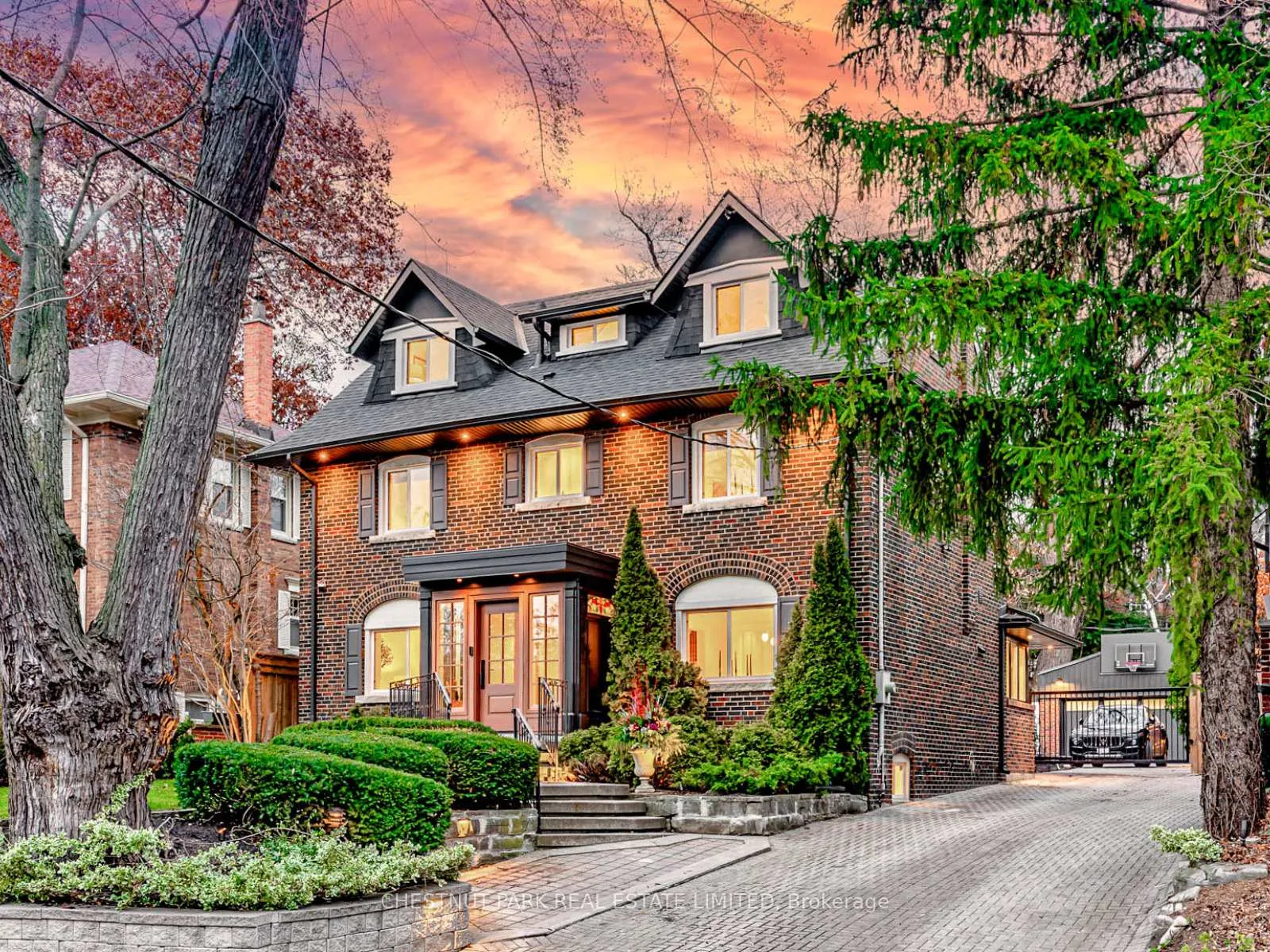 Photo 2 of 35 Weybourne Crescent, Toronto, Lawrence Park South — HOMEH