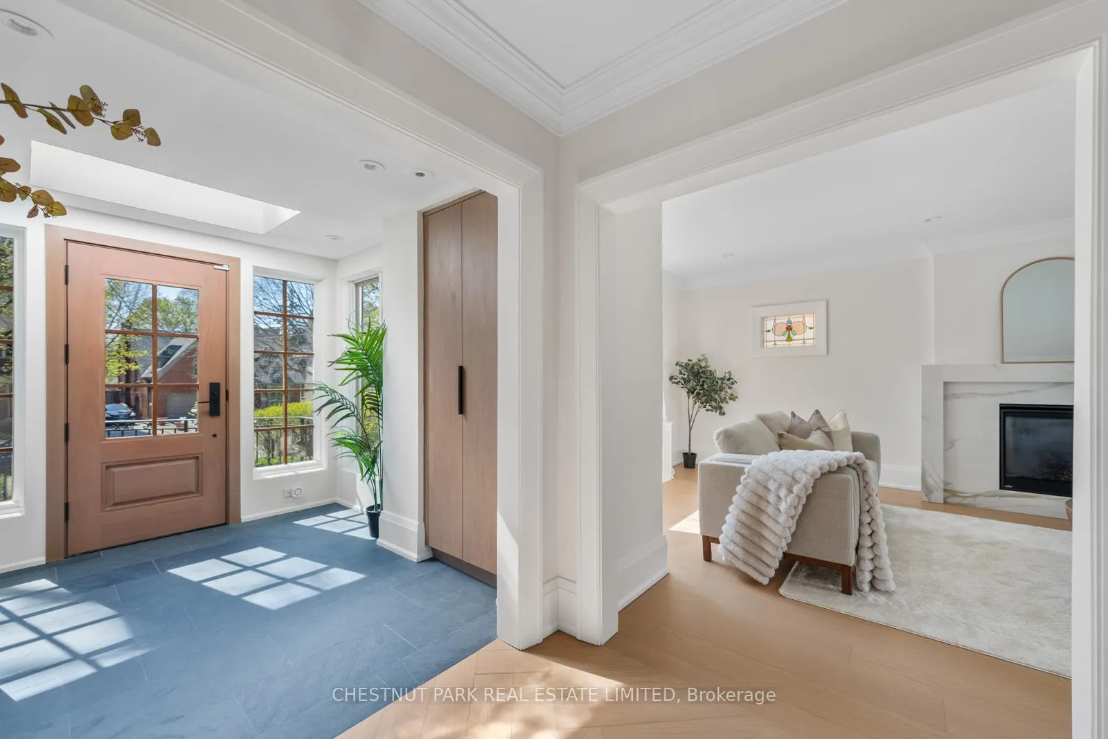 Photo 10 of 35 Weybourne Crescent, Toronto, Lawrence Park South — HOMEH