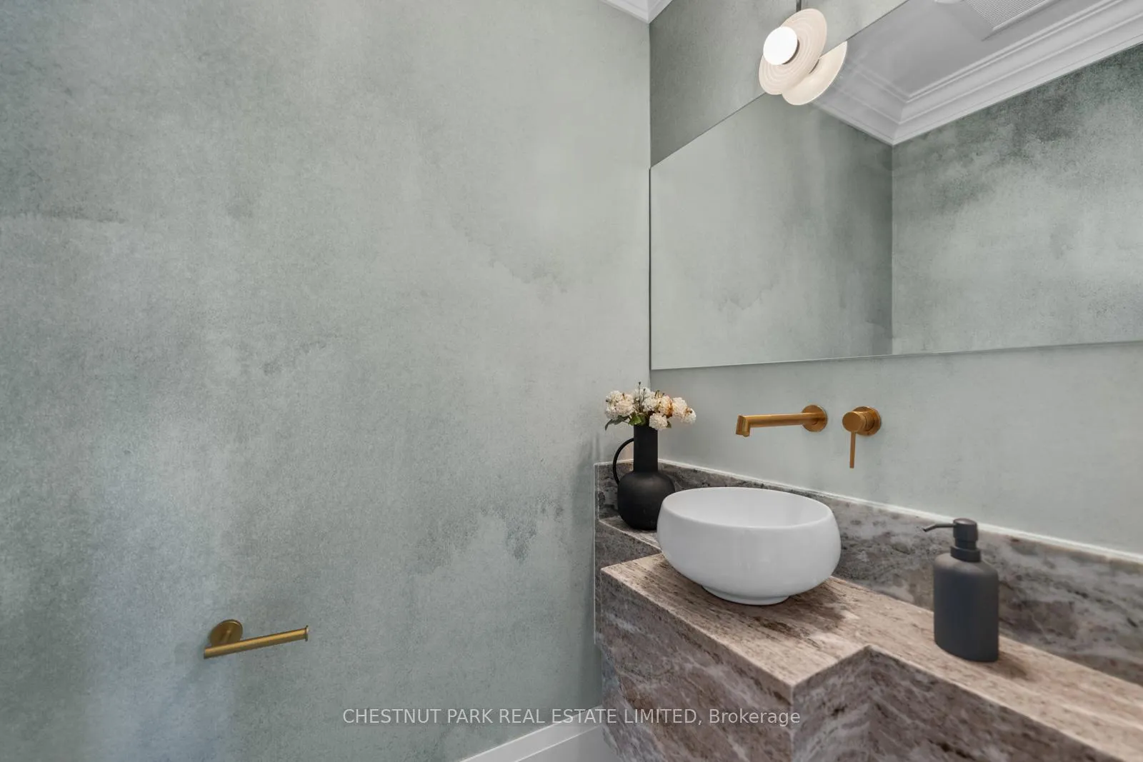 Photo 19 of 35 Weybourne Crescent, Toronto, Lawrence Park South — HOMEH