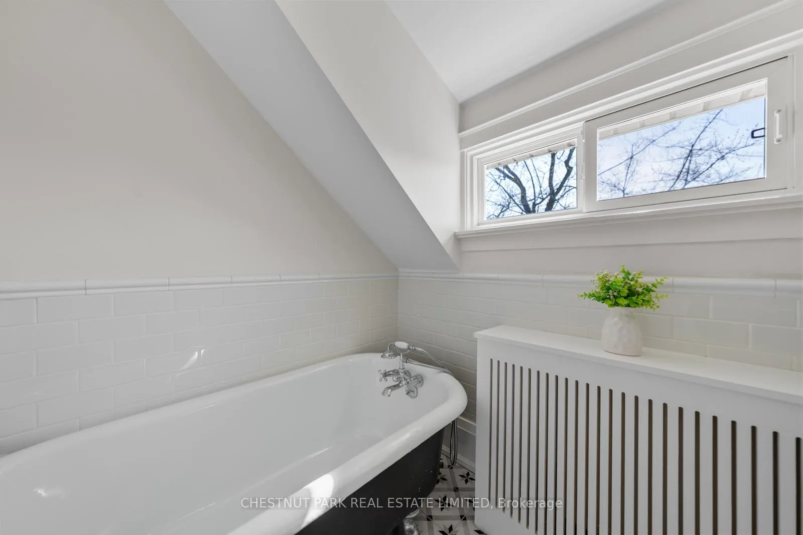 Photo 36 of 35 Weybourne Crescent, Toronto, Lawrence Park South — HOMEH