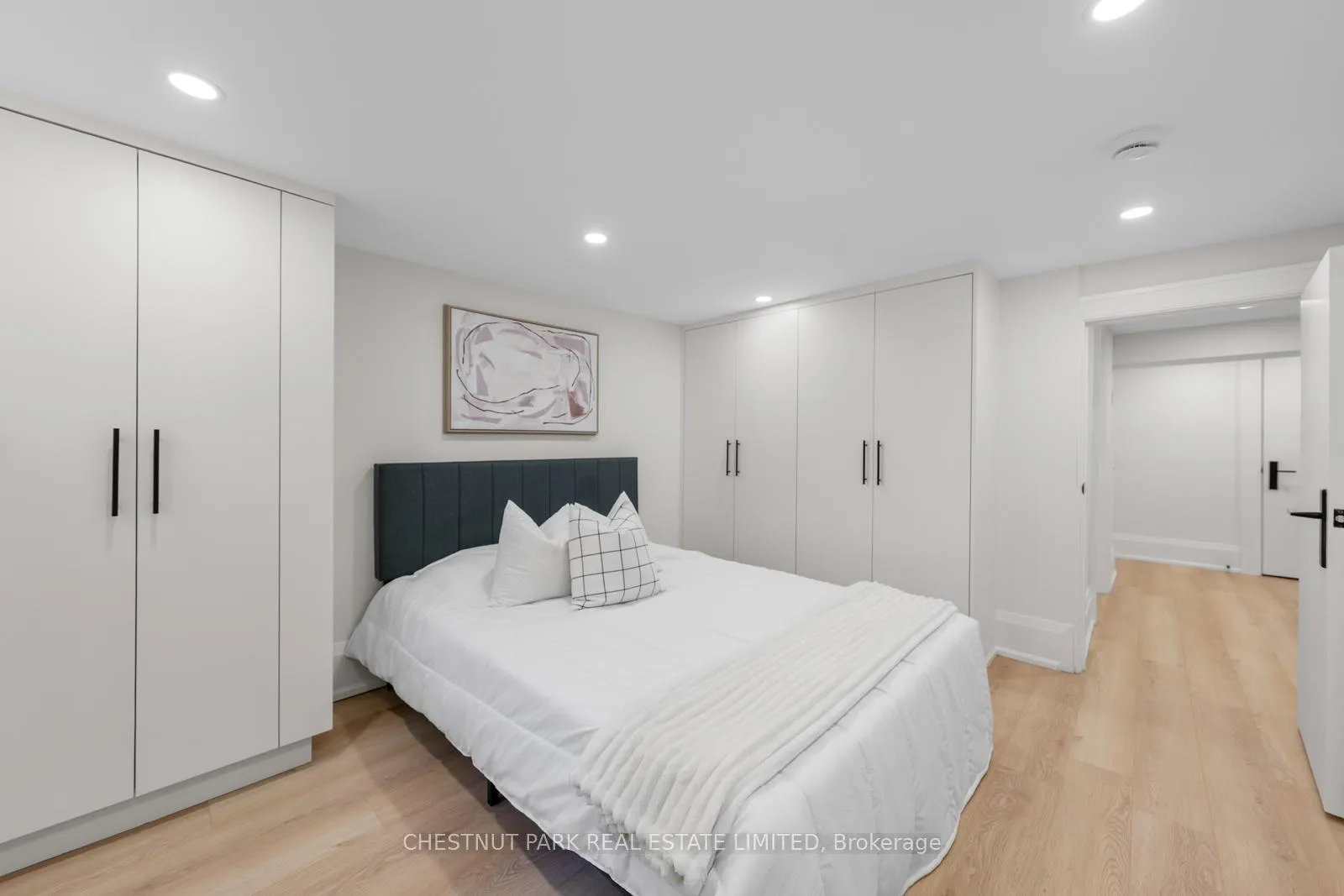 Photo 38 of 35 Weybourne Crescent, Toronto, Lawrence Park South — HOMEH