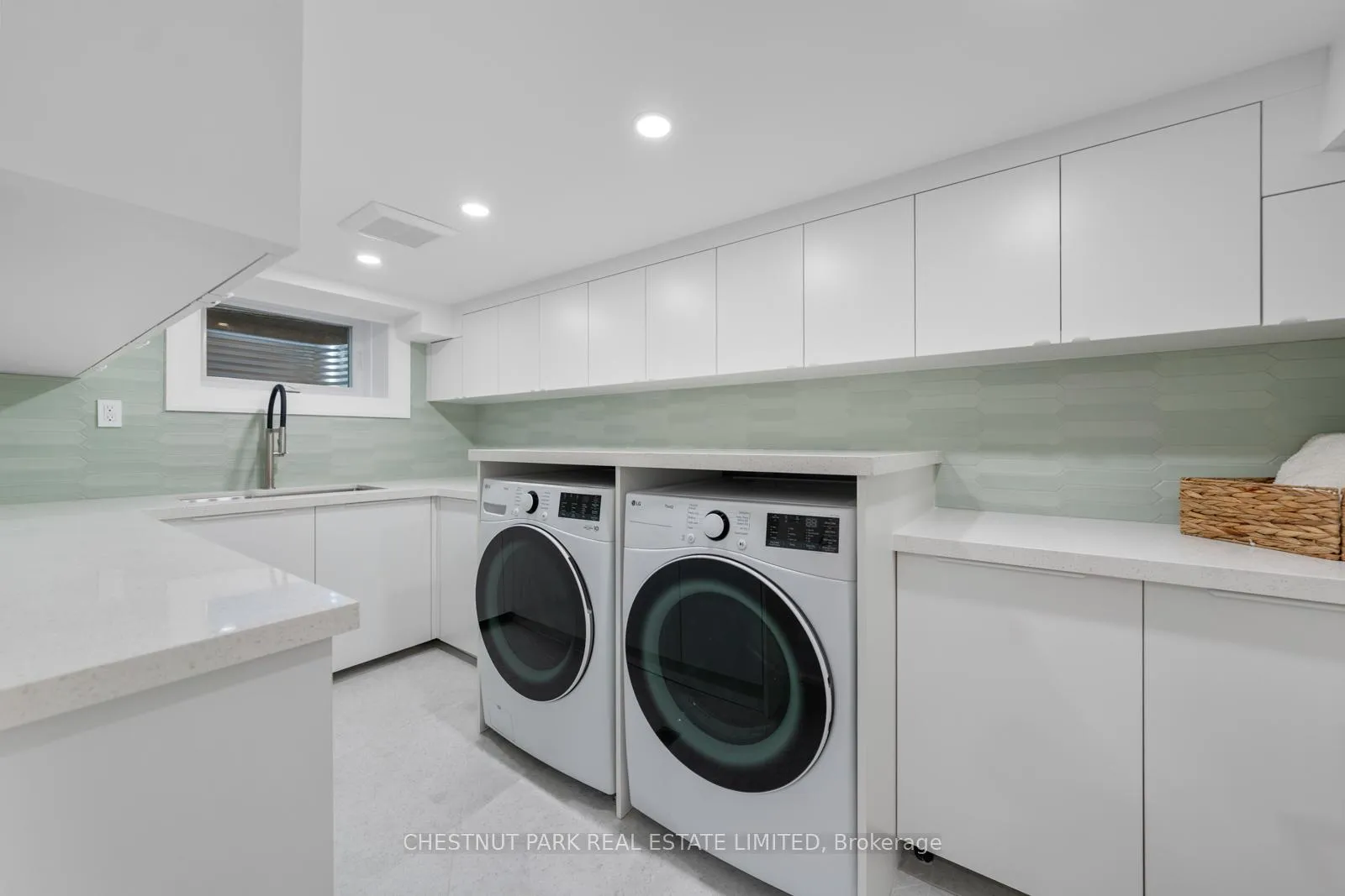 Photo 41 of 35 Weybourne Crescent, Toronto, Lawrence Park South — HOMEH