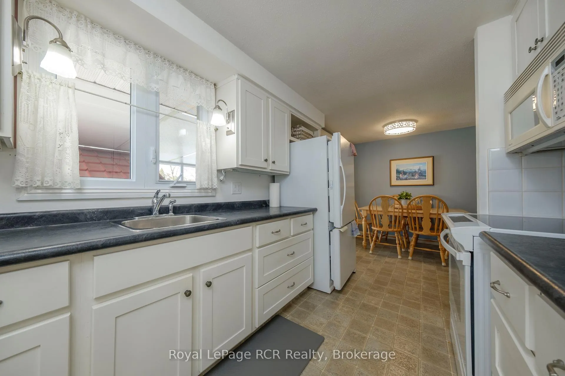 Photo 9 of 286 Nelson Street, Kincardine — HOMEH