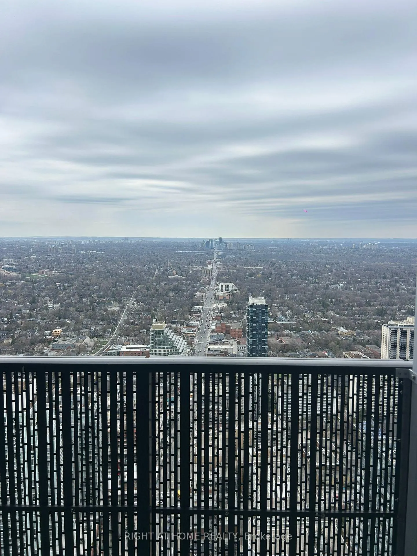 Photo 7 of Unit 5506, 8 Eglinton Avenue E, Toronto, Mount Pleasant West — HOMEH