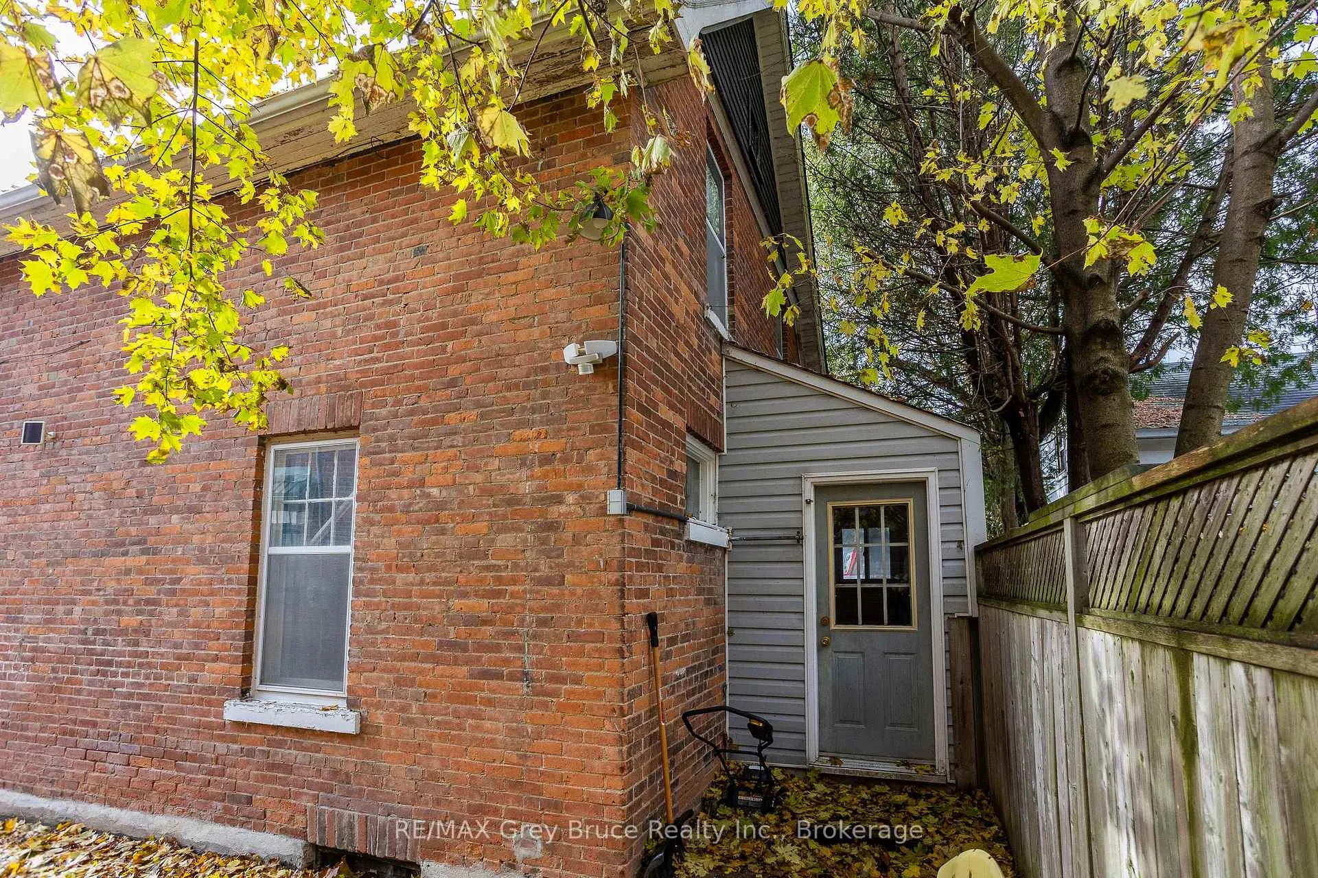 Photo 4 of 414 13th St E, Owen Sound — HOMEH