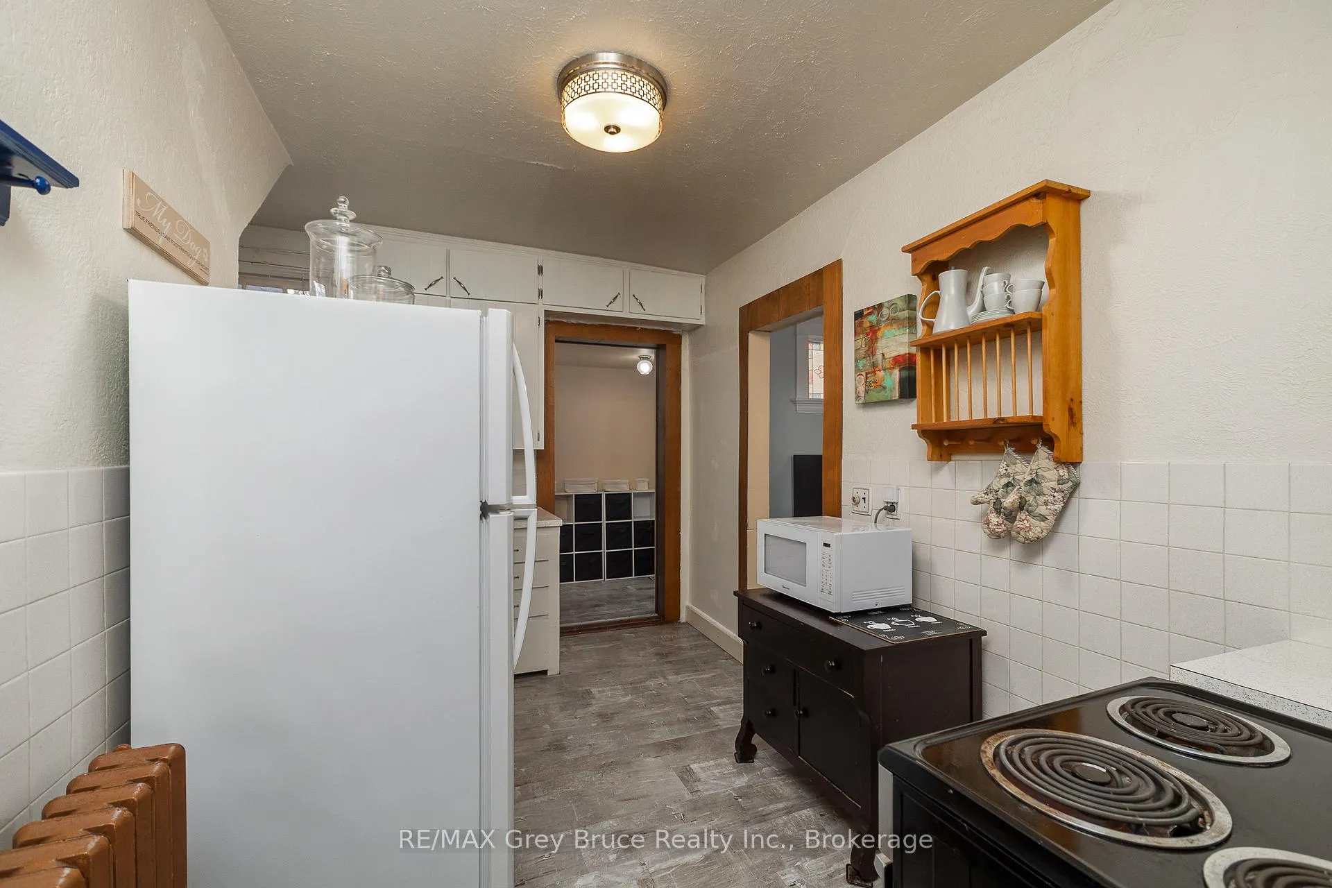 Photo 13 of 414 13th St E, Owen Sound — HOMEH