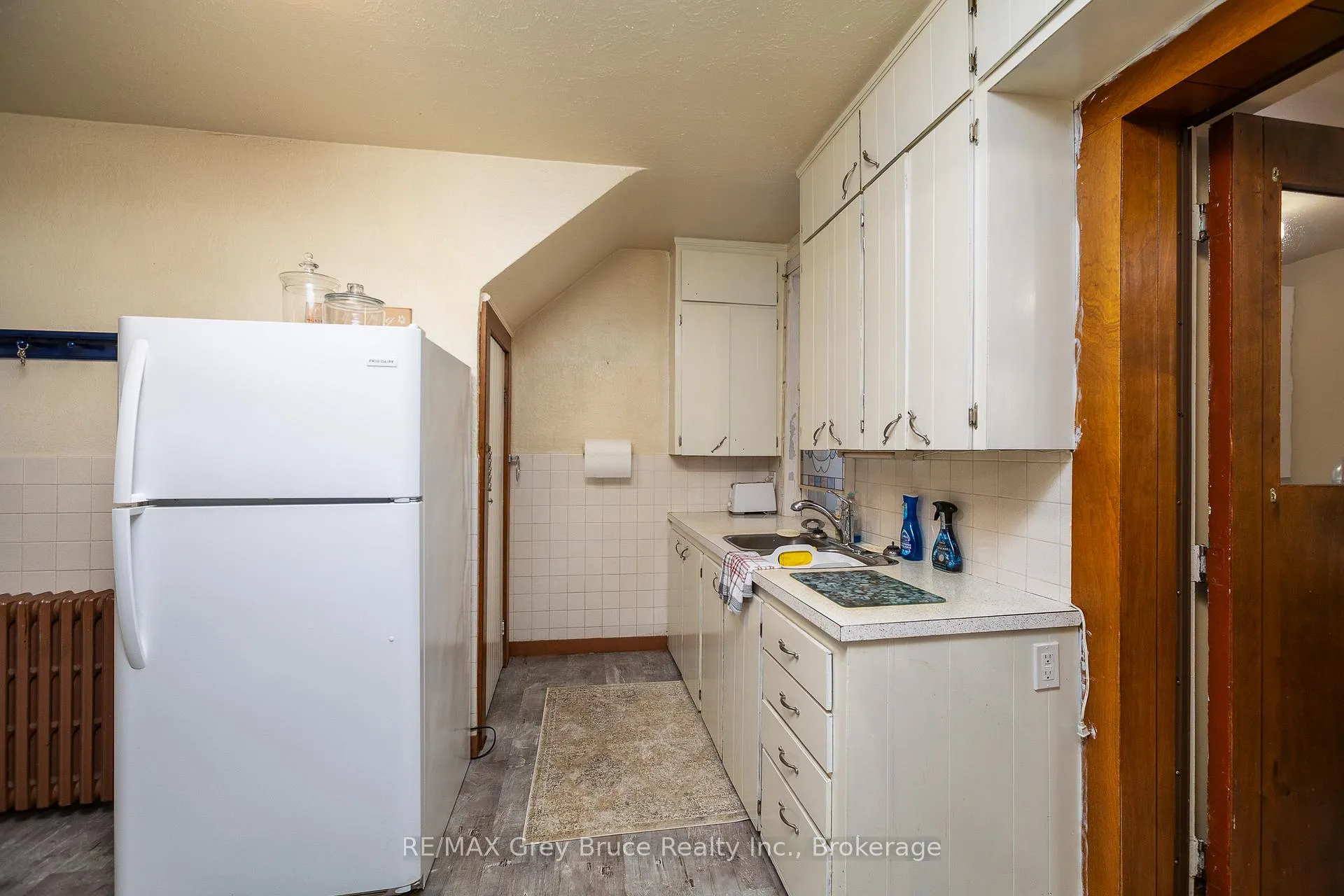 Photo 14 of 414 13th St E, Owen Sound — HOMEH