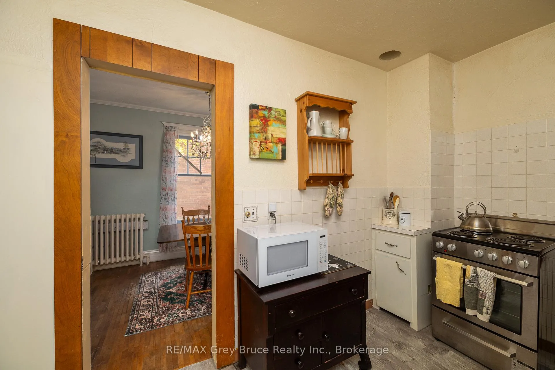Photo 17 of 414 13th St E, Owen Sound — HOMEH