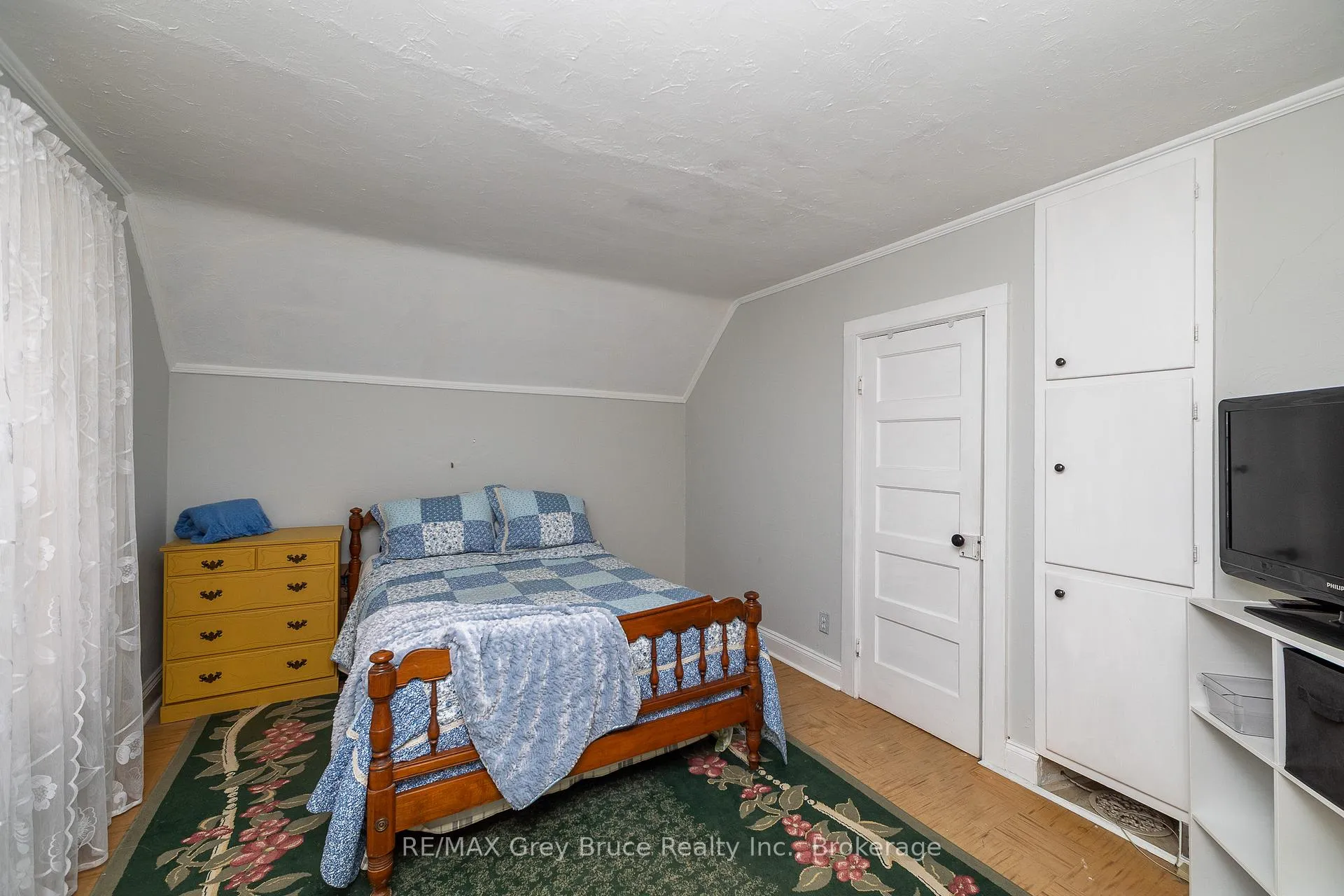 Photo 20 of 414 13th St E, Owen Sound — HOMEH