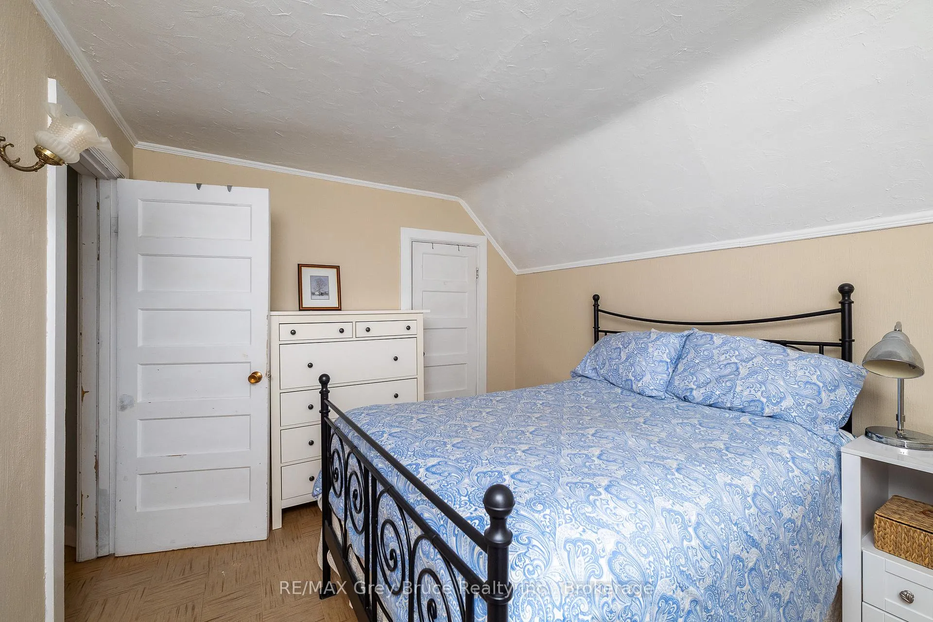 Photo 28 of 414 13th St E, Owen Sound — HOMEH