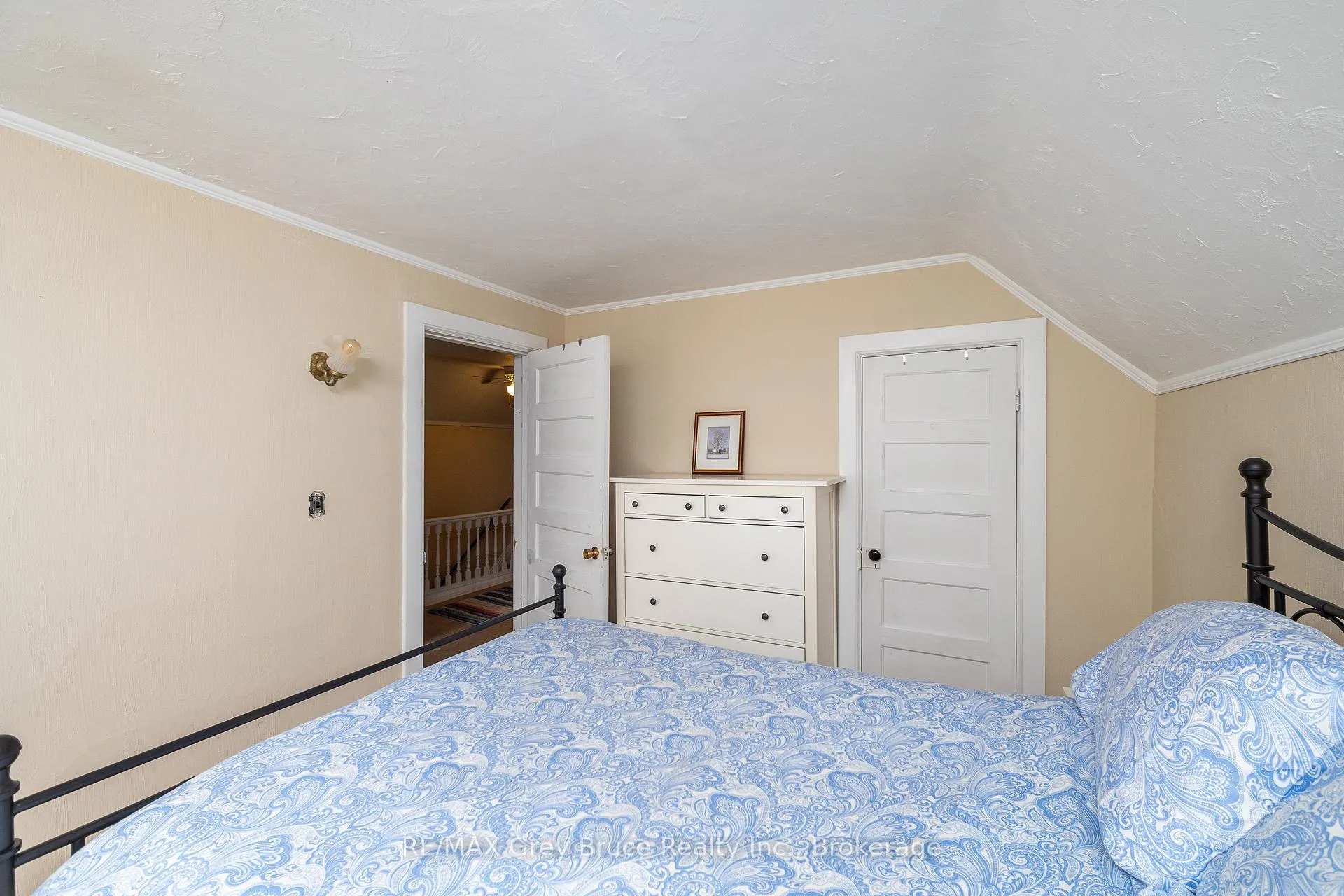 Photo 29 of 414 13th St E, Owen Sound — HOMEH