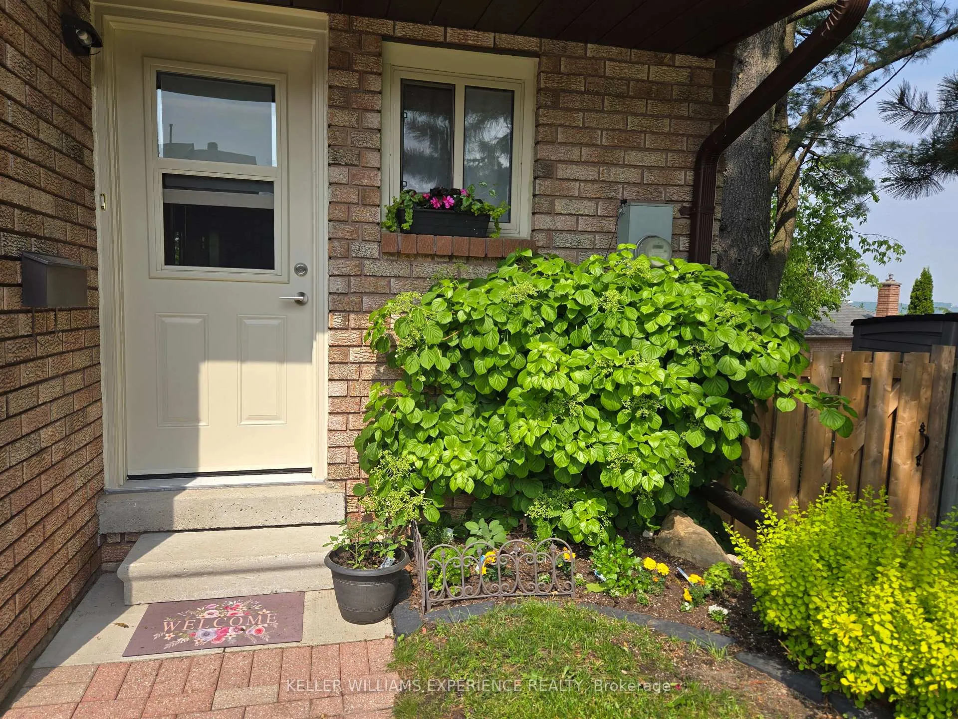 Photo 1 of 15 Pheasant Trail, Barrie, Ardagh — HOMEH