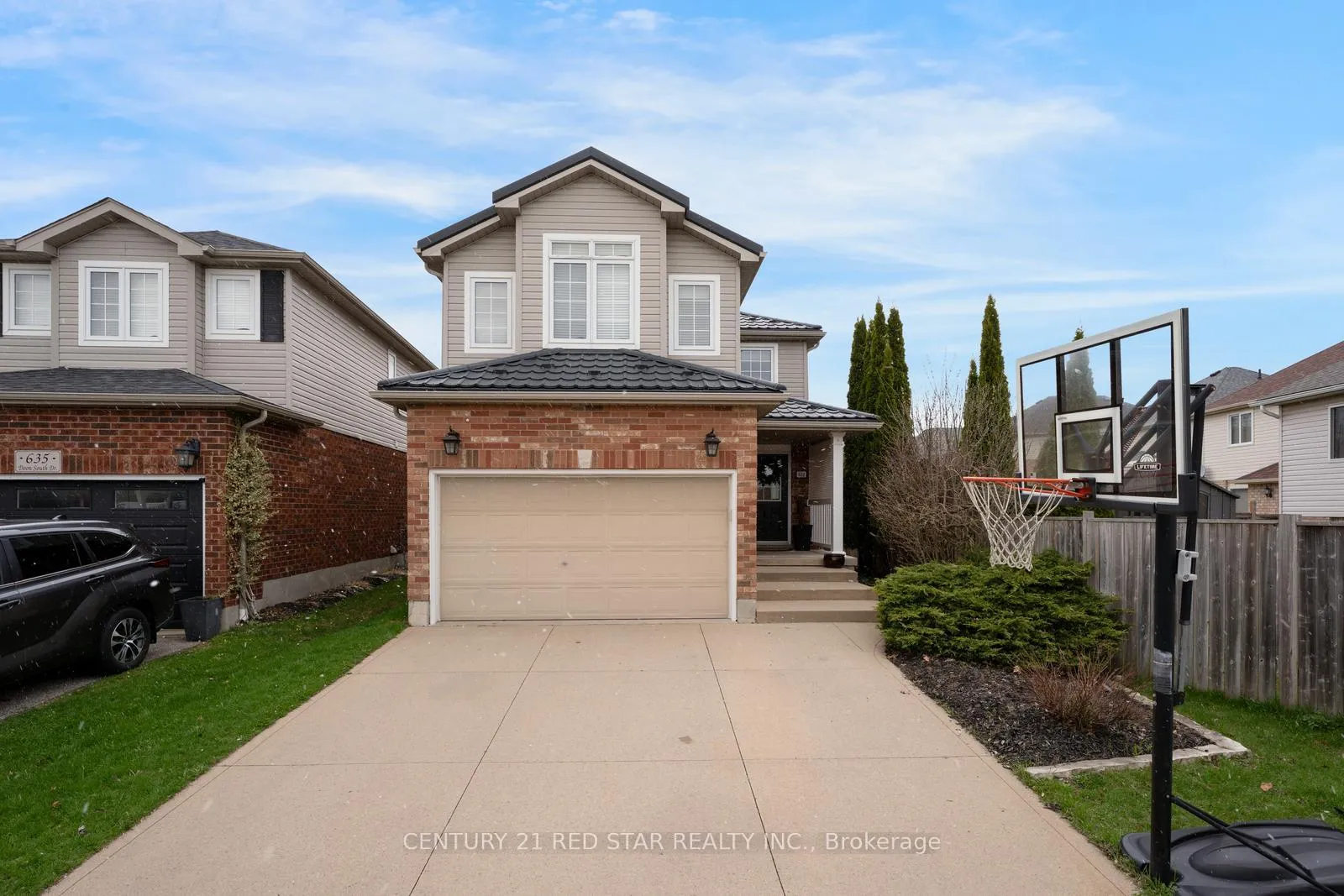 Photo 1 of 631 Doon South Drive, Kitchener — HOMEH
