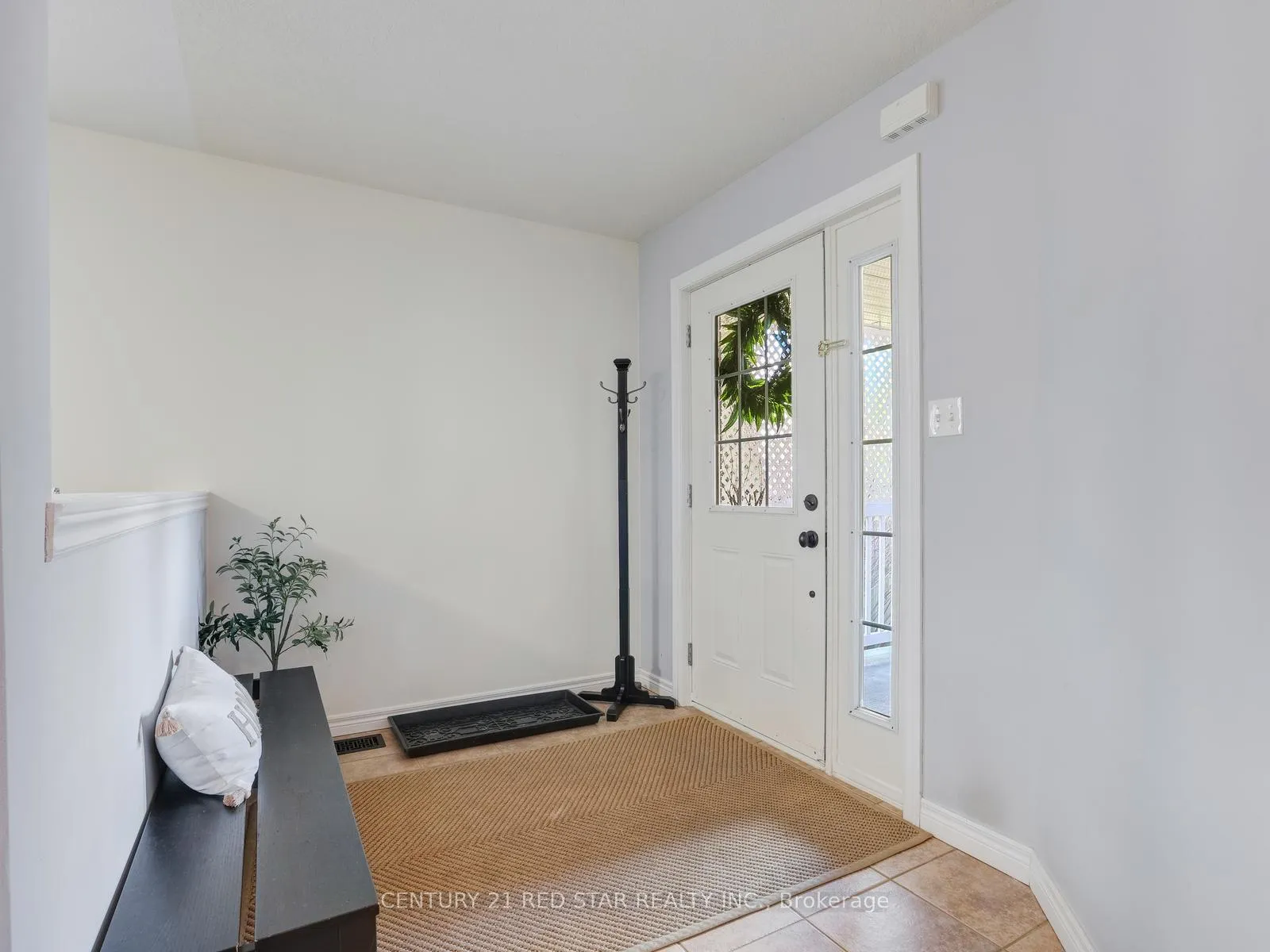 Photo 4 of 631 Doon South Drive, Kitchener — HOMEH