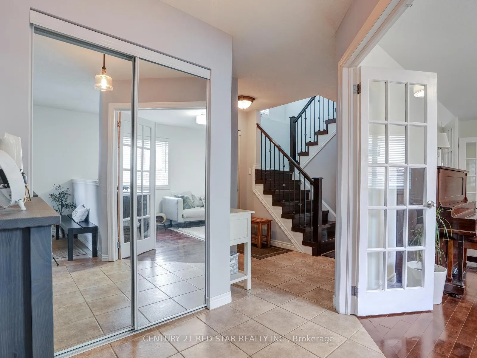 Photo 5 of 631 Doon South Drive, Kitchener — HOMEH