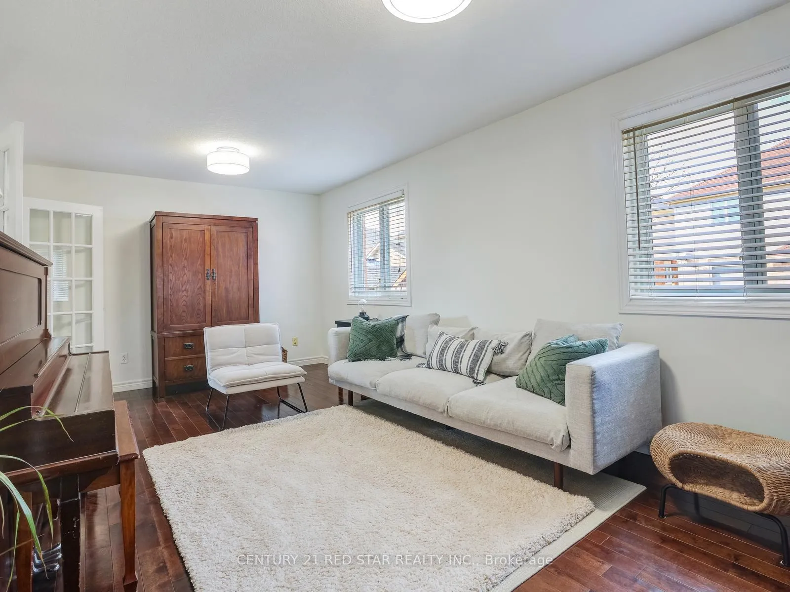 Photo 6 of 631 Doon South Drive, Kitchener — HOMEH