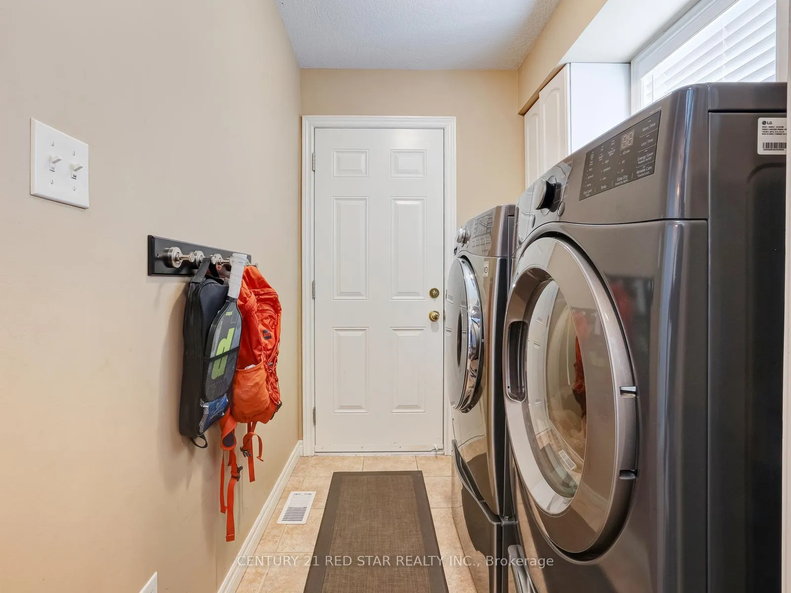 Photo 9 of 631 Doon South Drive, Kitchener — HOMEH