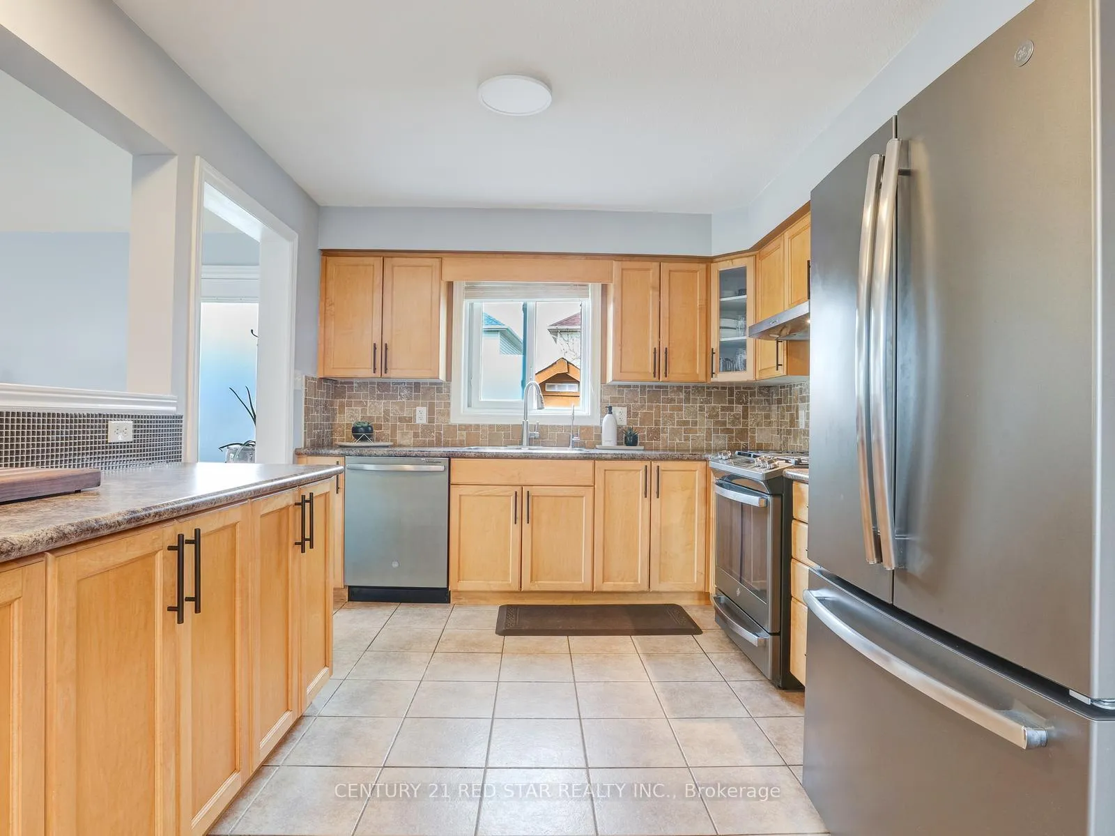 Photo 15 of 631 Doon South Drive, Kitchener — HOMEH