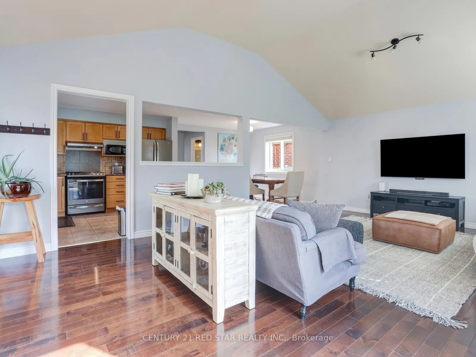 Photo 21 of 631 Doon South Drive, Kitchener — HOMEH