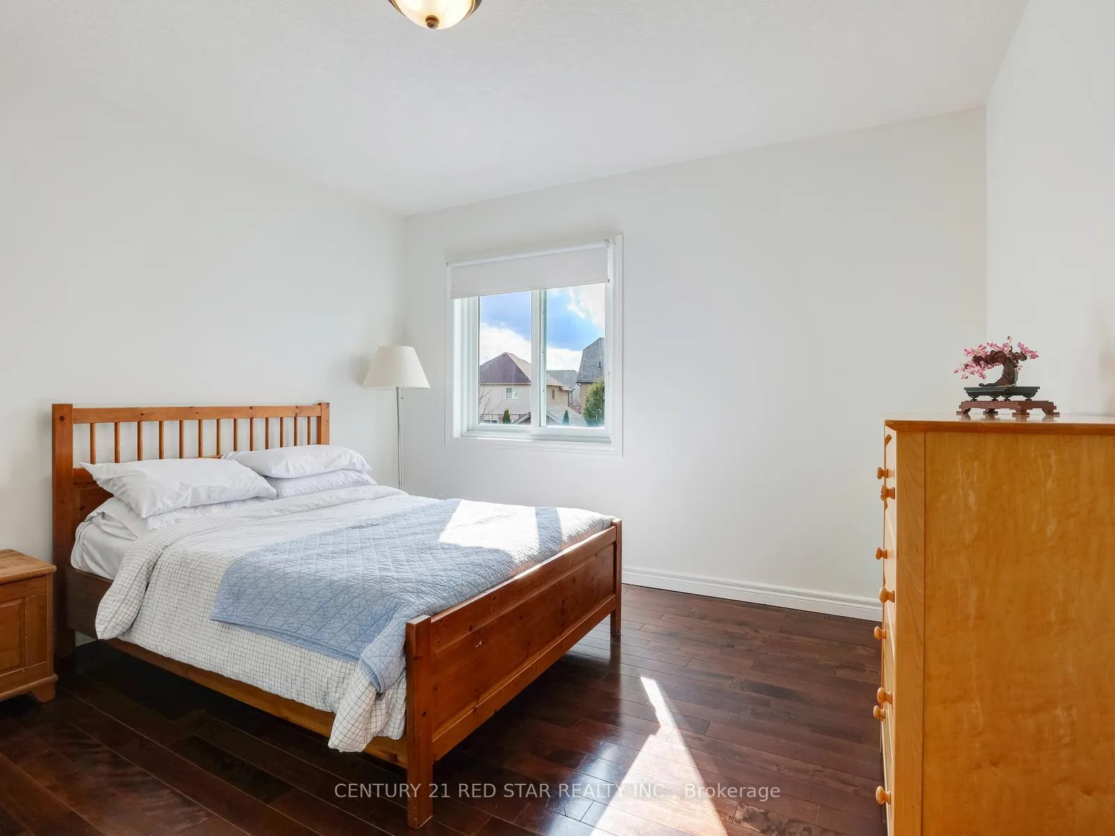 Photo 27 of 631 Doon South Drive, Kitchener — HOMEH