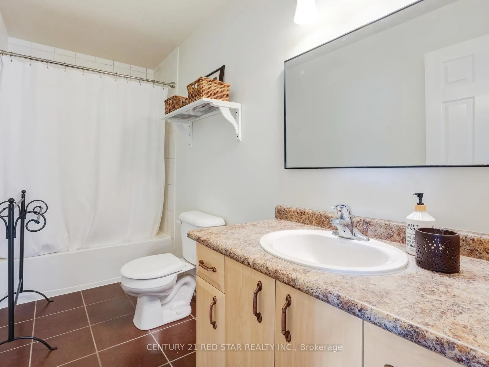 Photo 31 of 631 Doon South Drive, Kitchener — HOMEH