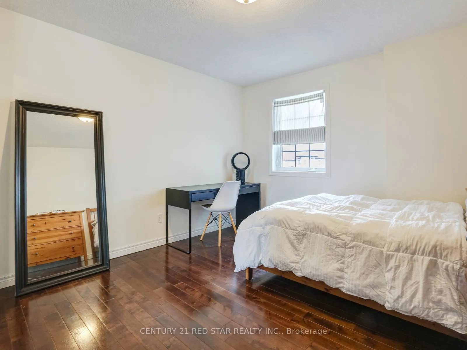 Photo 32 of 631 Doon South Drive, Kitchener — HOMEH