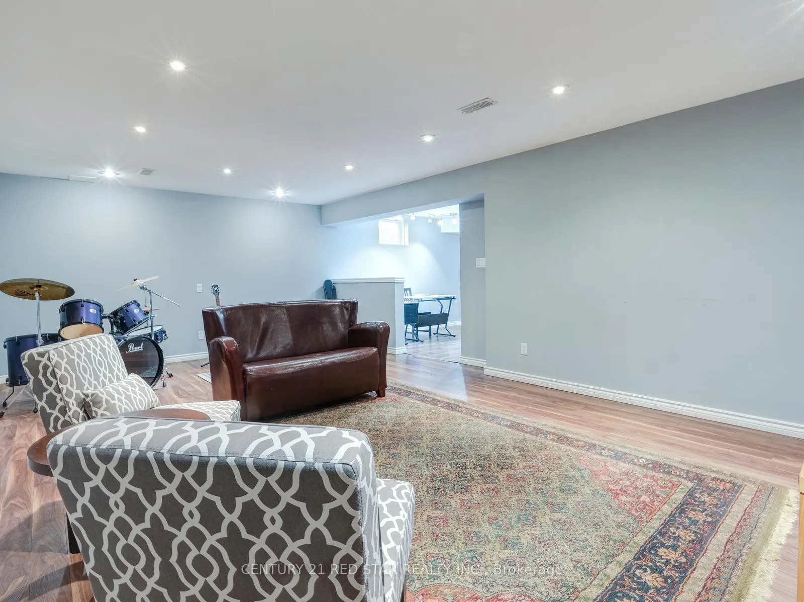 Photo 39 of 631 Doon South Drive, Kitchener — HOMEH