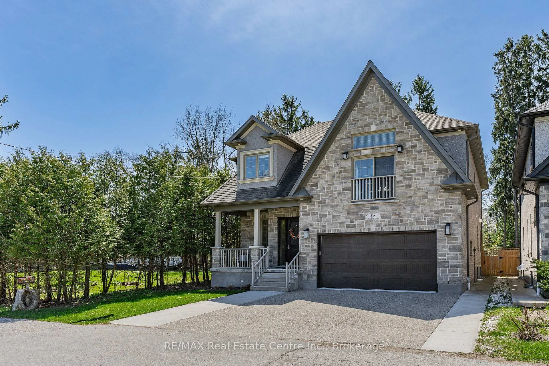 Photo 2 of 25 Macville Avenue, Kitchener, Bridgeport — HOMEH