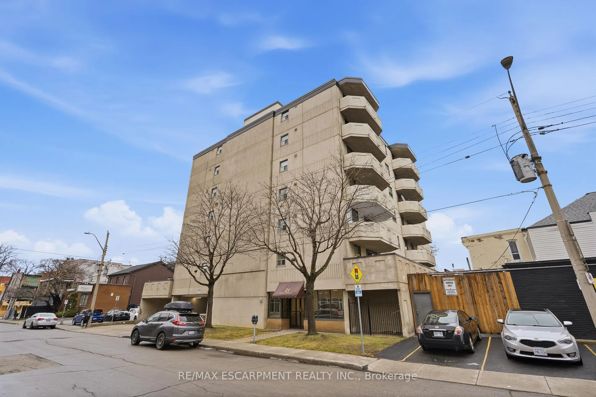 Photo 2 of Unit 601, 21 East Avenue, Hamilton, Stinson — HOMEH