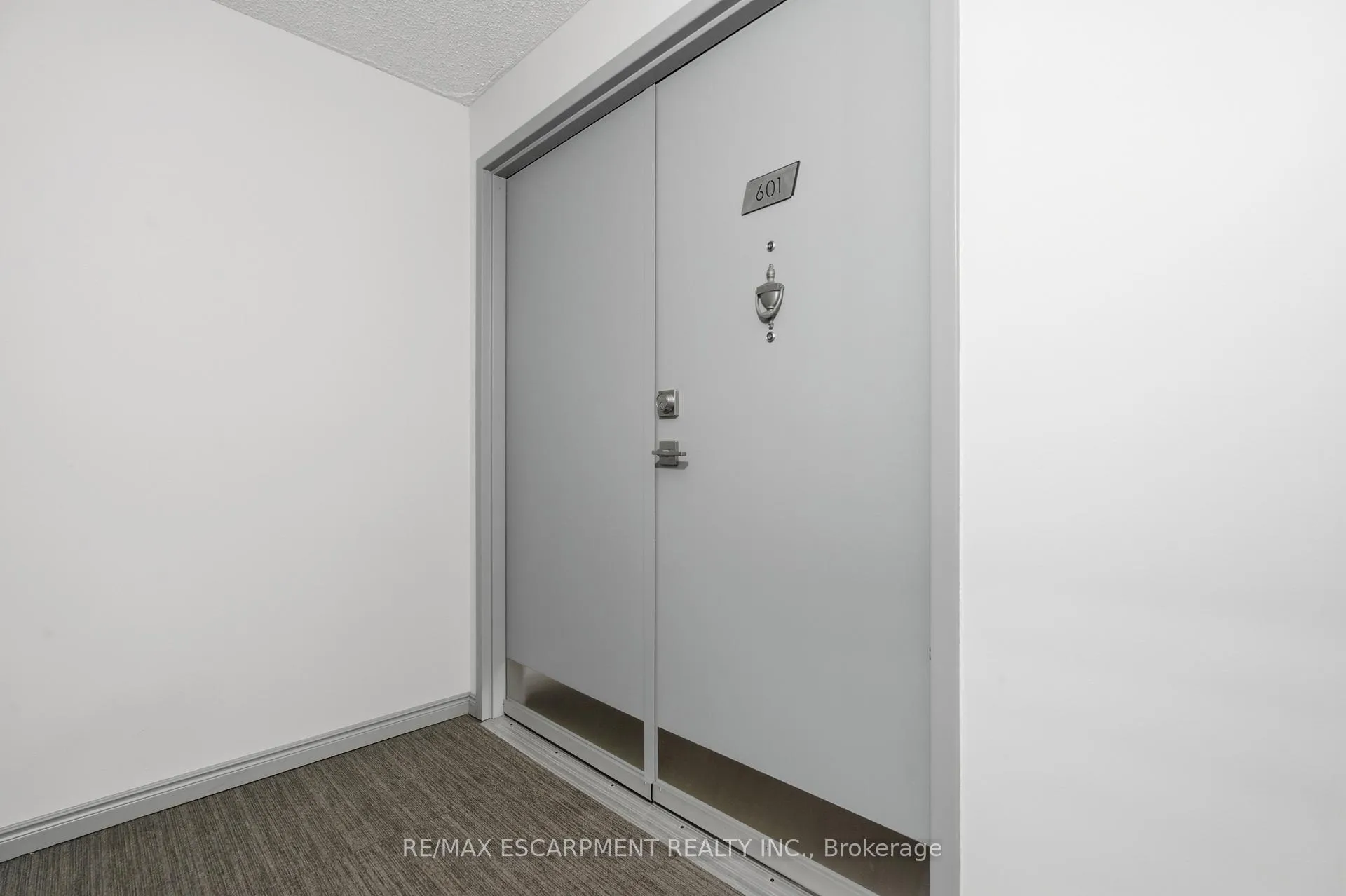 Photo 4 of Unit 601, 21 East Avenue, Hamilton, Stinson — HOMEH